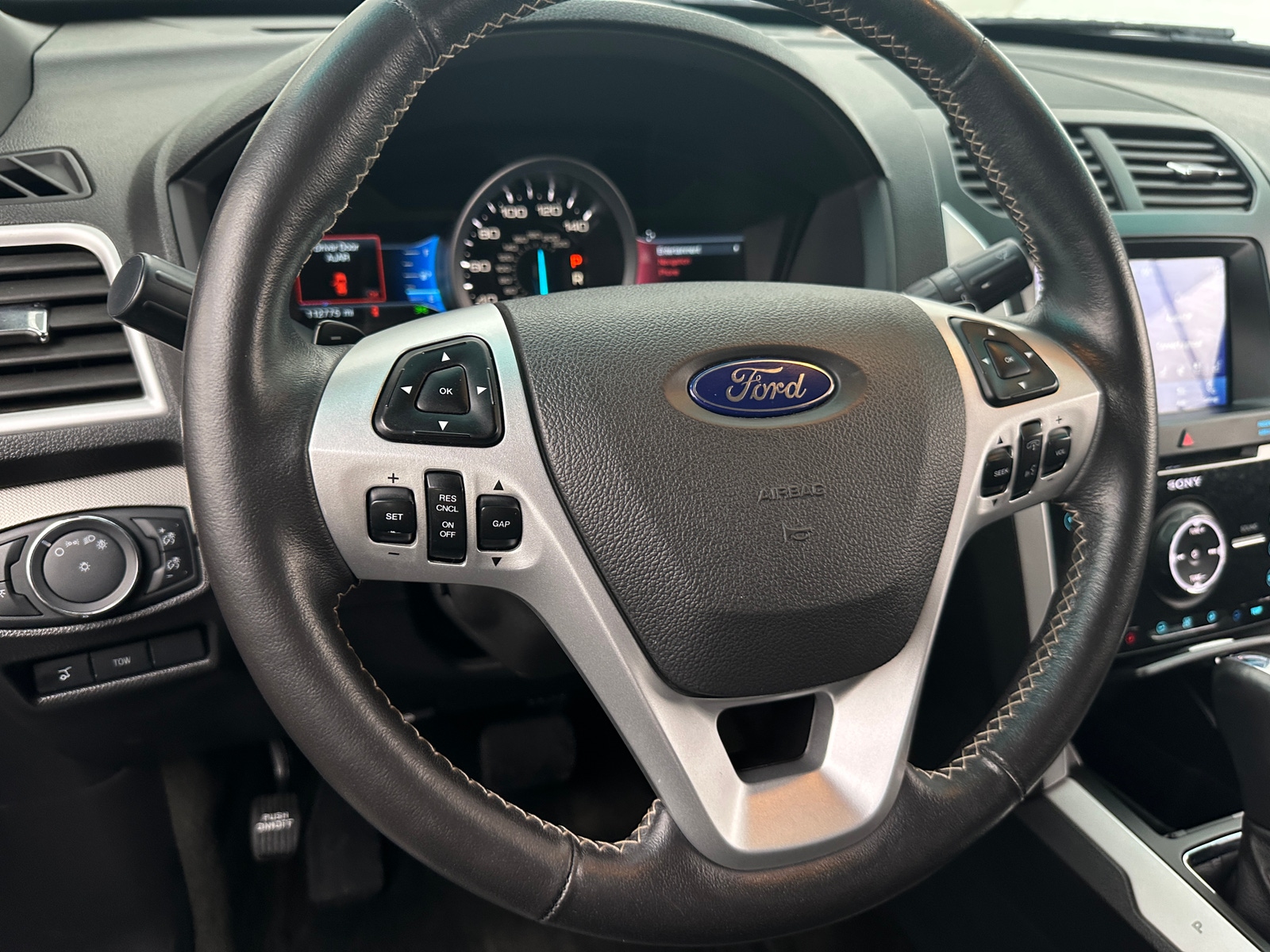 Thumbnail: 2015 Ford Explorer - 4