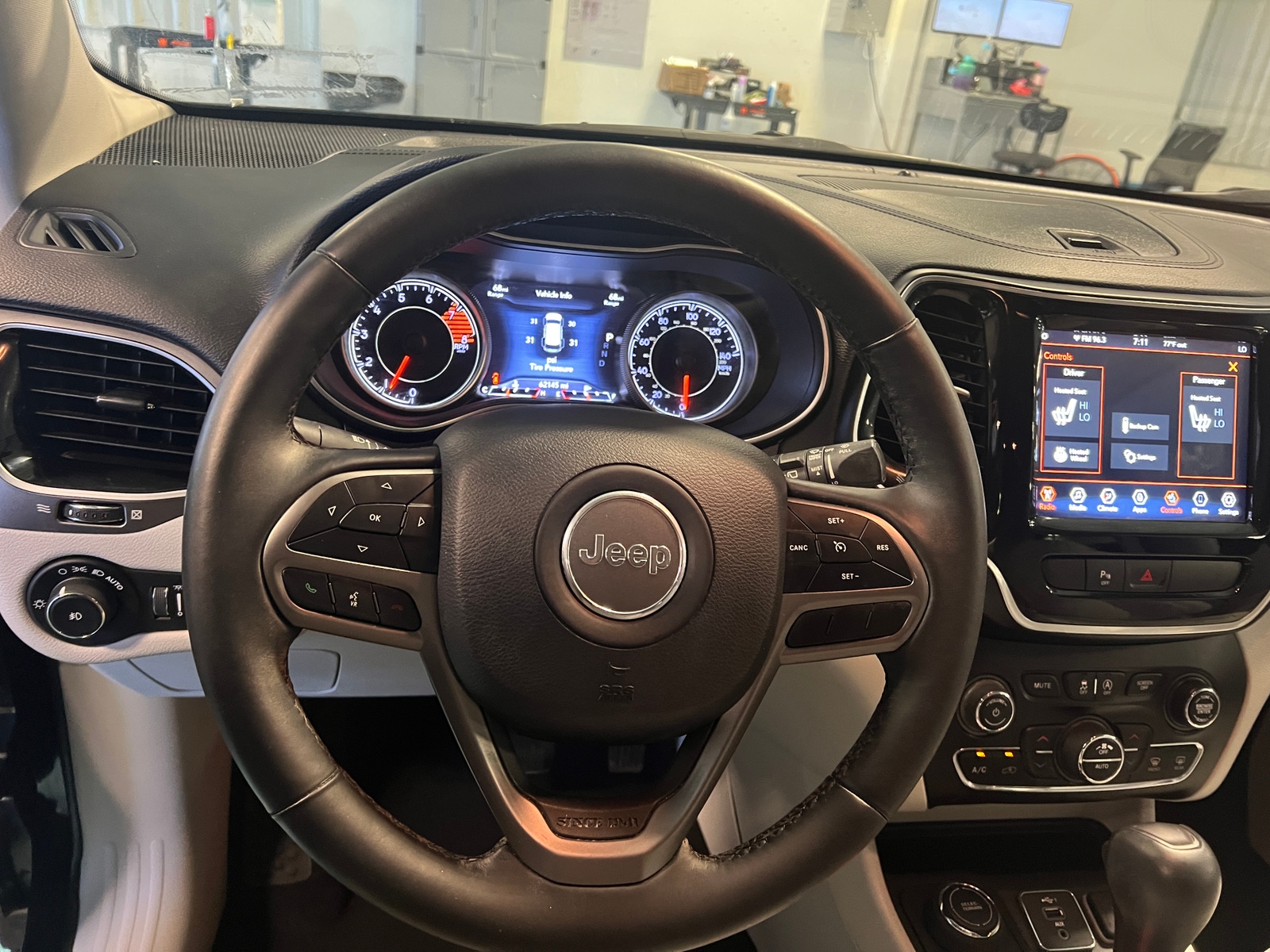 Thumbnail: 2019 Jeep Cherokee - 4