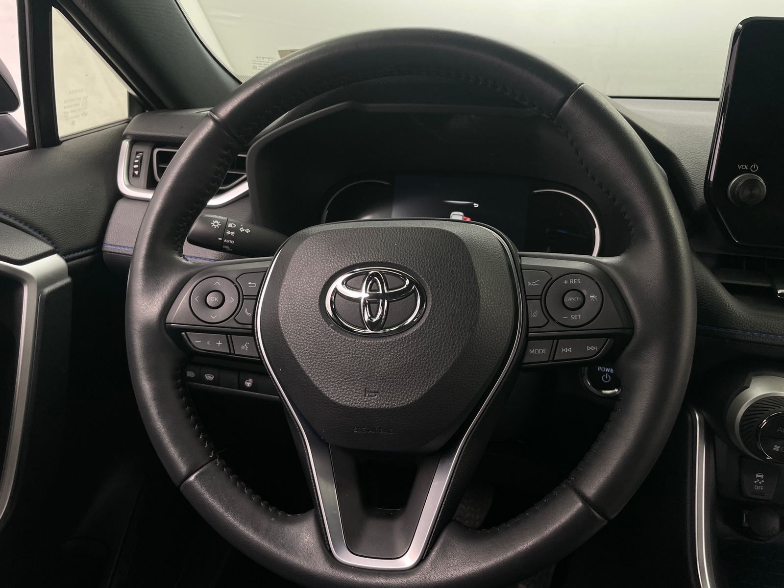Thumbnail: 2023 Toyota RAV4 - 4