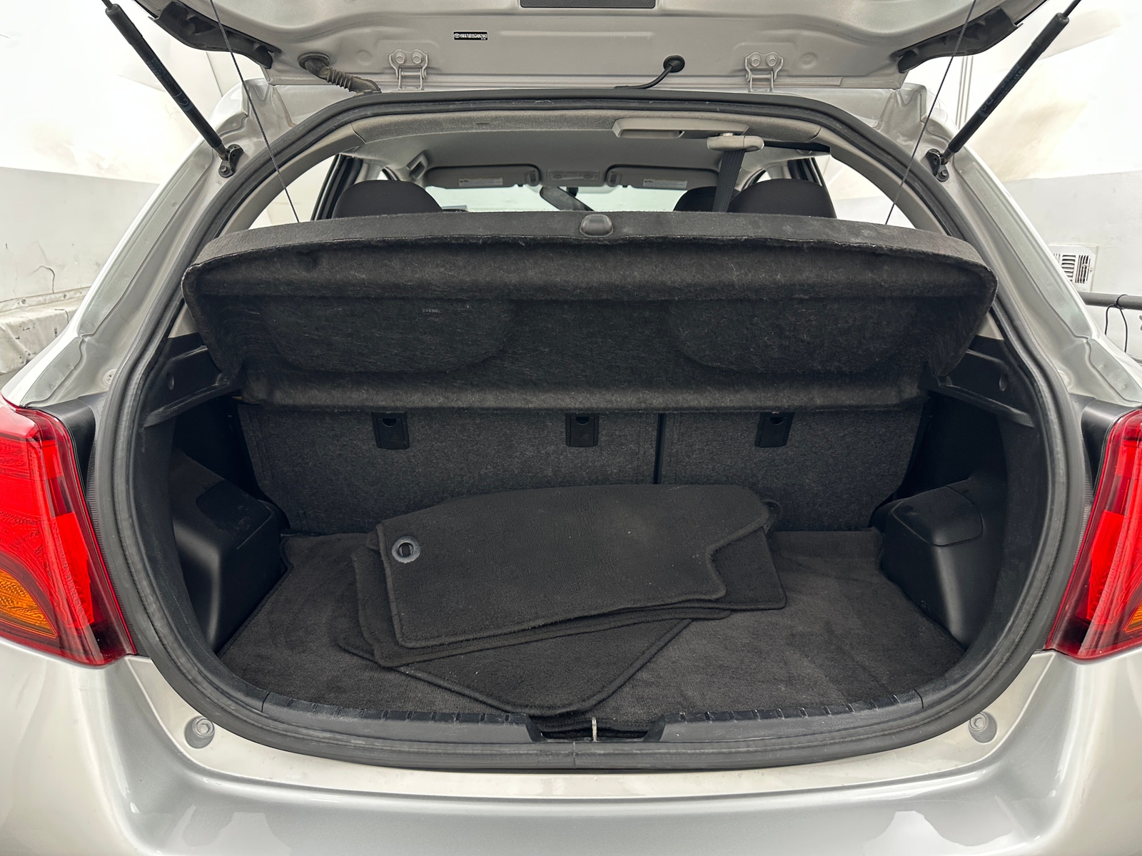 Thumbnail: 2016 Toyota Yaris - 7