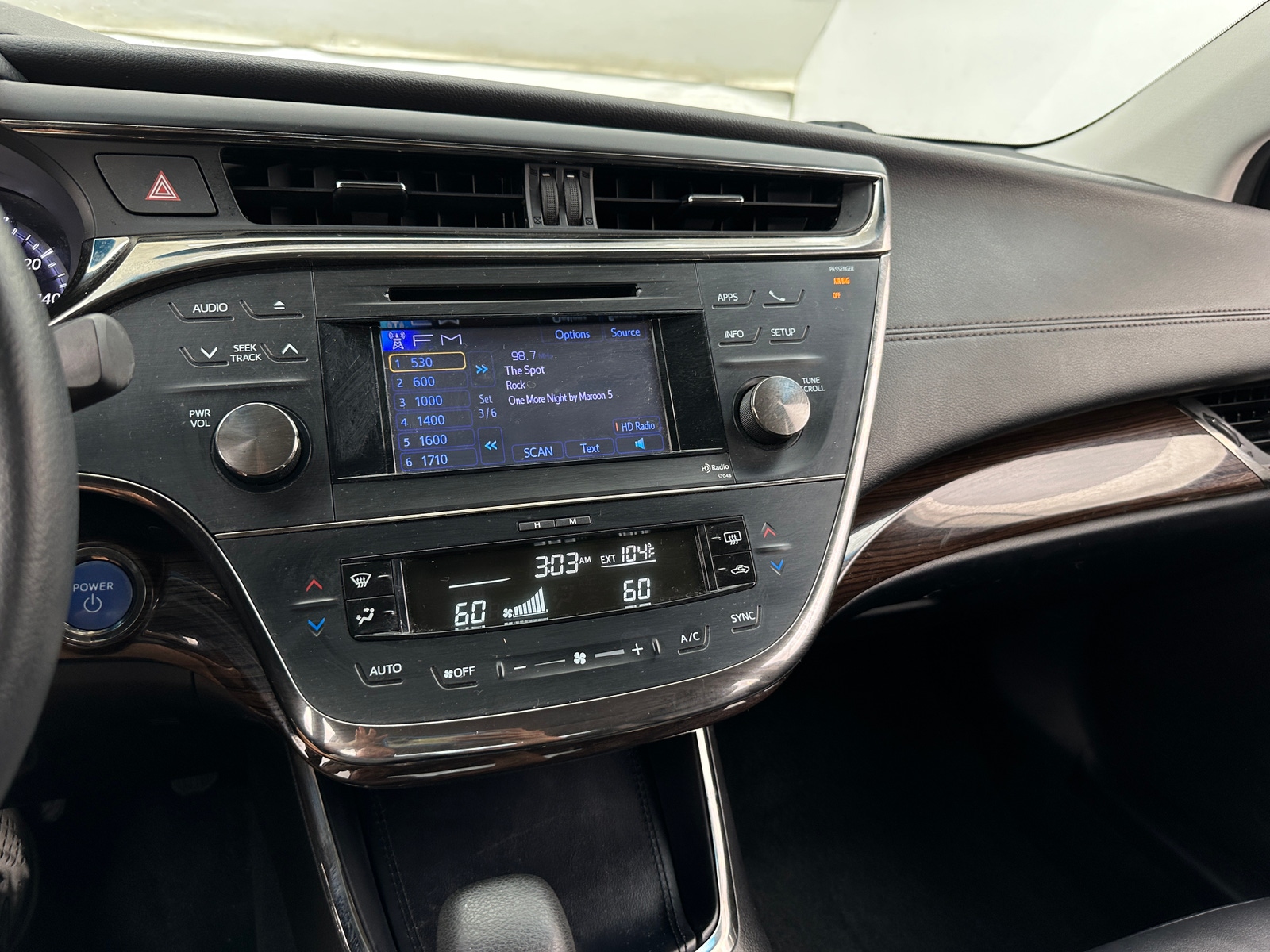 Thumbnail: 2013 Toyota Avalon - 3