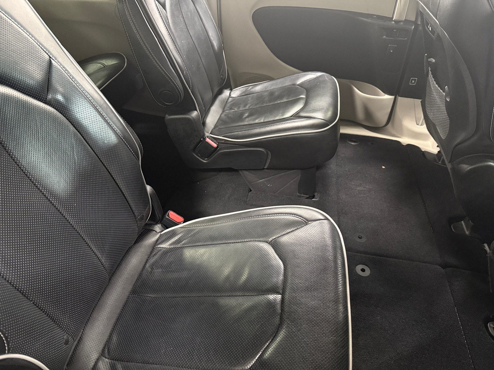 Thumbnail: 2021 Chrysler Pacifica - 5