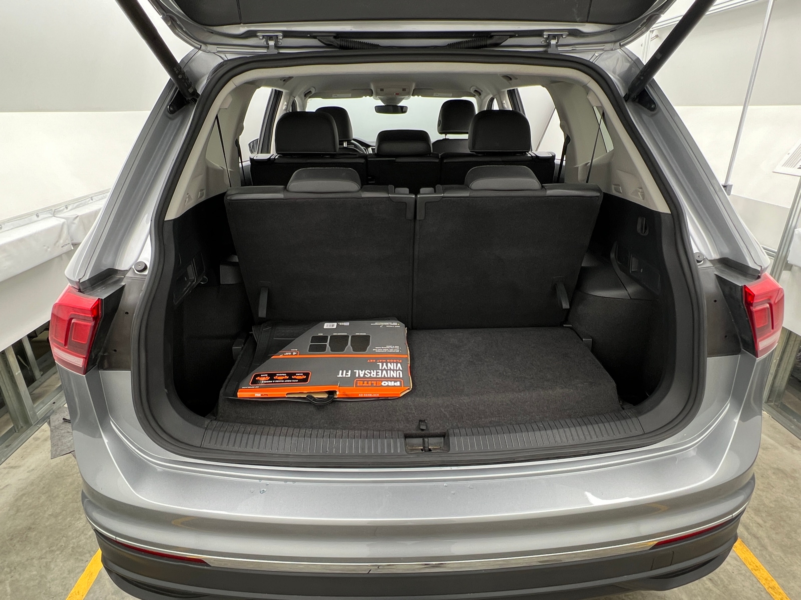 Thumbnail: 2024 Volkswagen Tiguan - 6