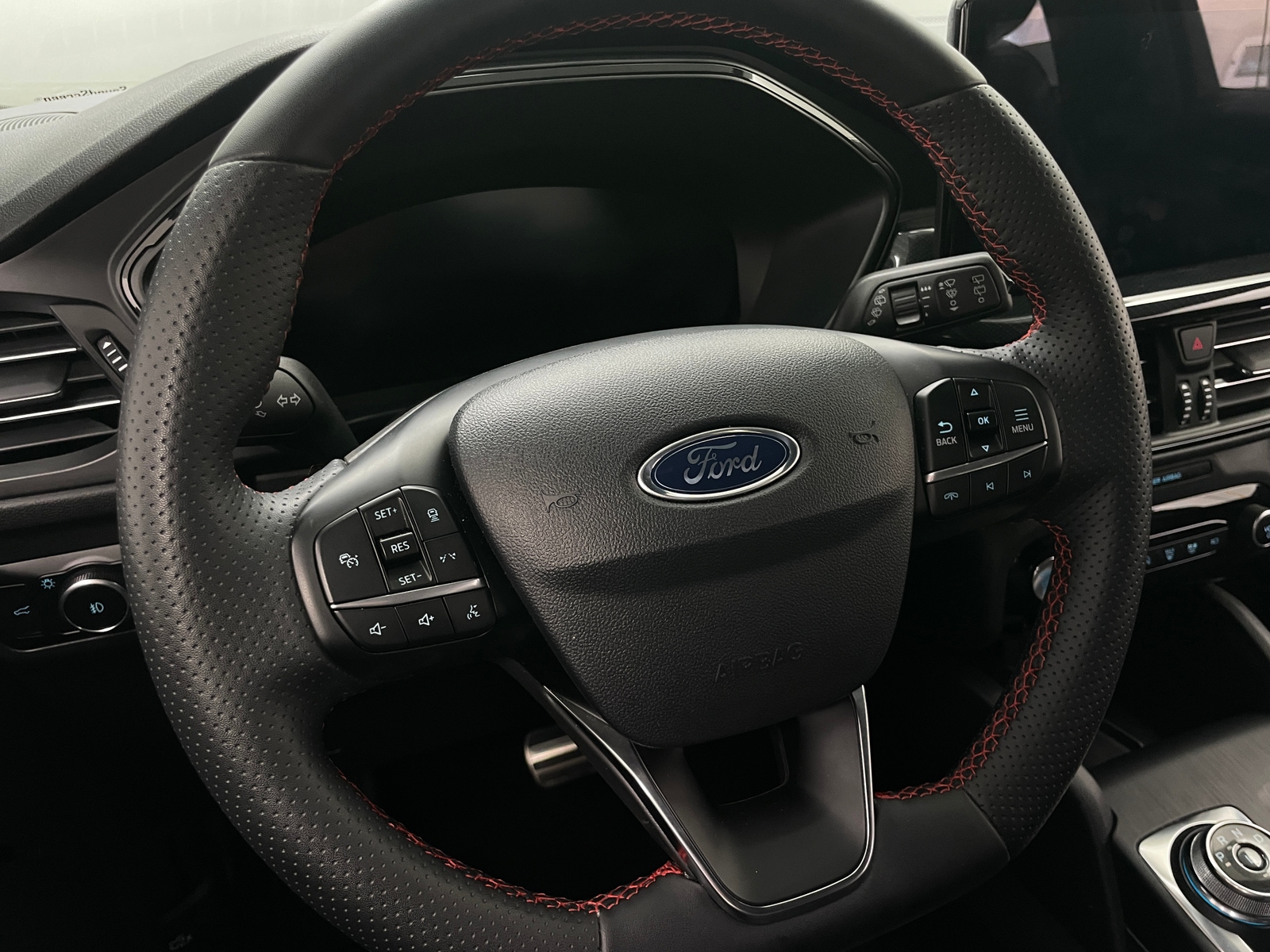 Thumbnail: 2023 Ford Escape - 4