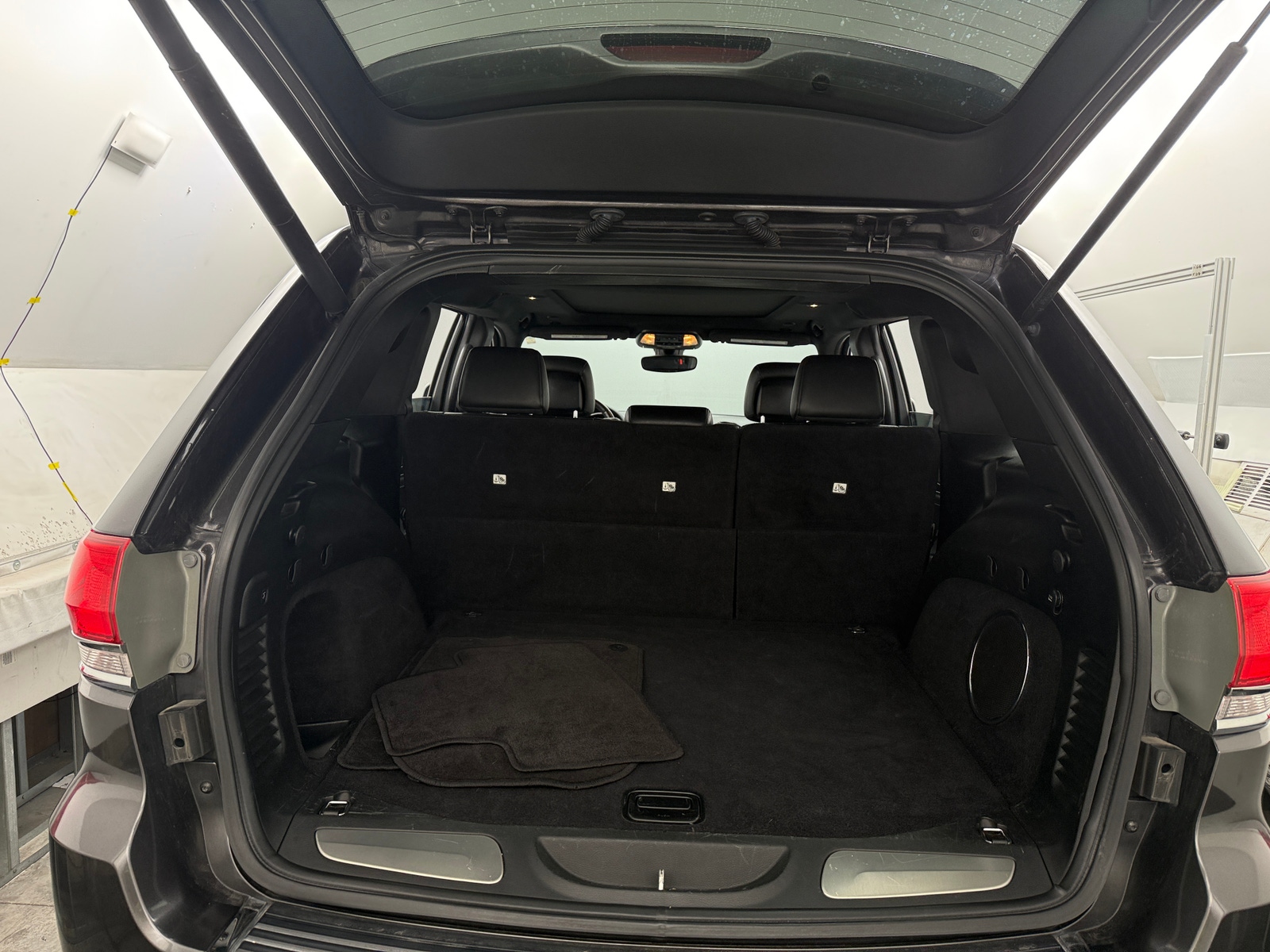 Thumbnail: 2019 Jeep Grand Cherokee - 6