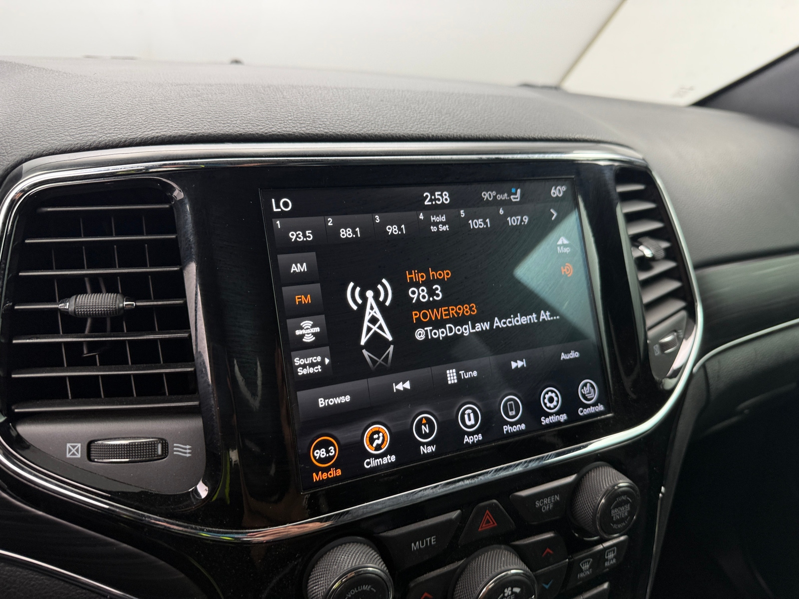 Thumbnail: 2019 Jeep Grand Cherokee - 3