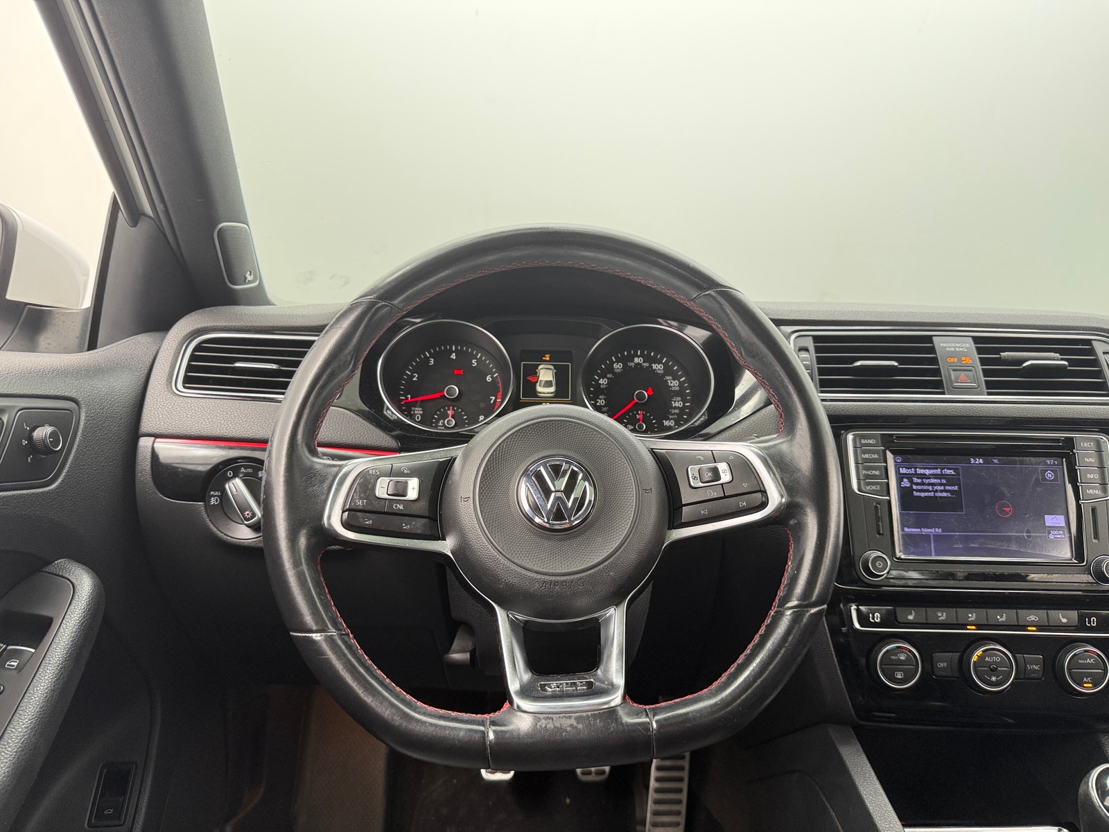Thumbnail: 2017 Volkswagen Jetta - 4