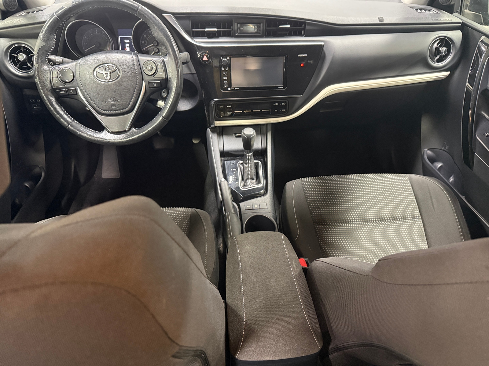 Thumbnail: 2017 Toyota Corolla iM - 3