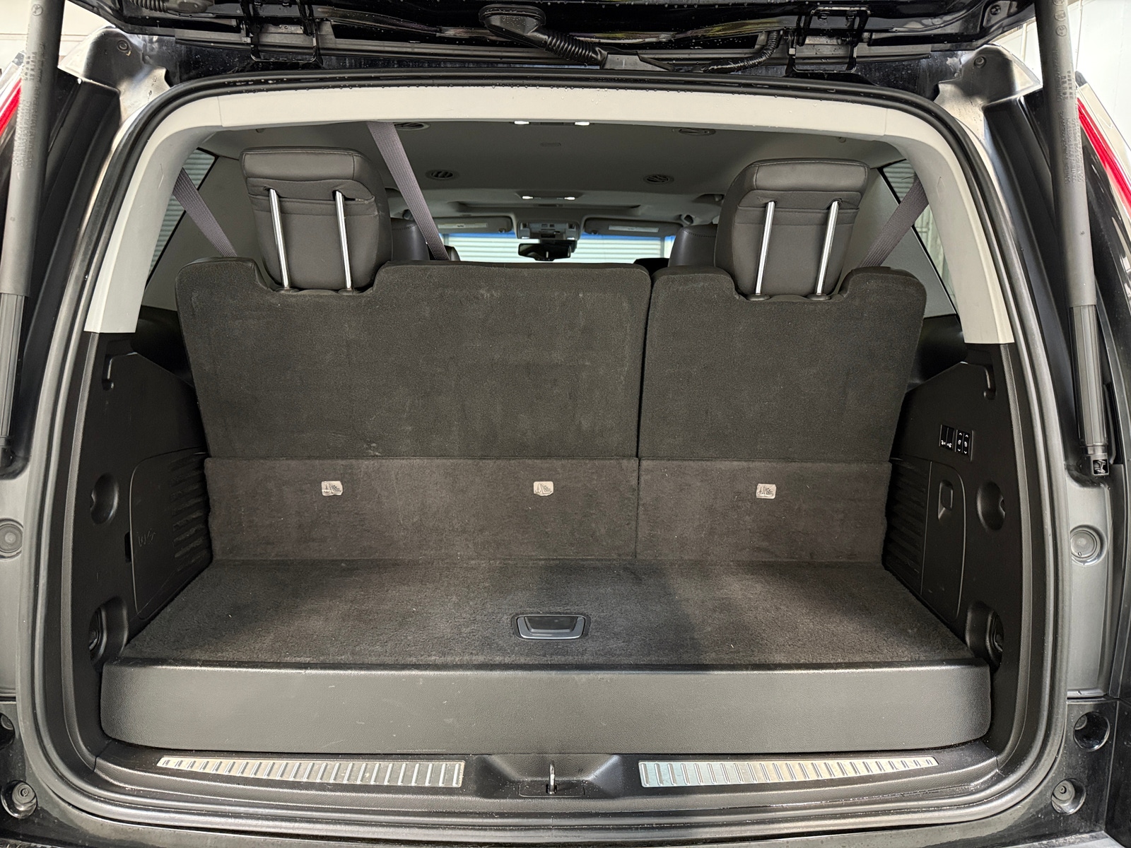 Thumbnail: 2016 Cadillac Escalade - 6