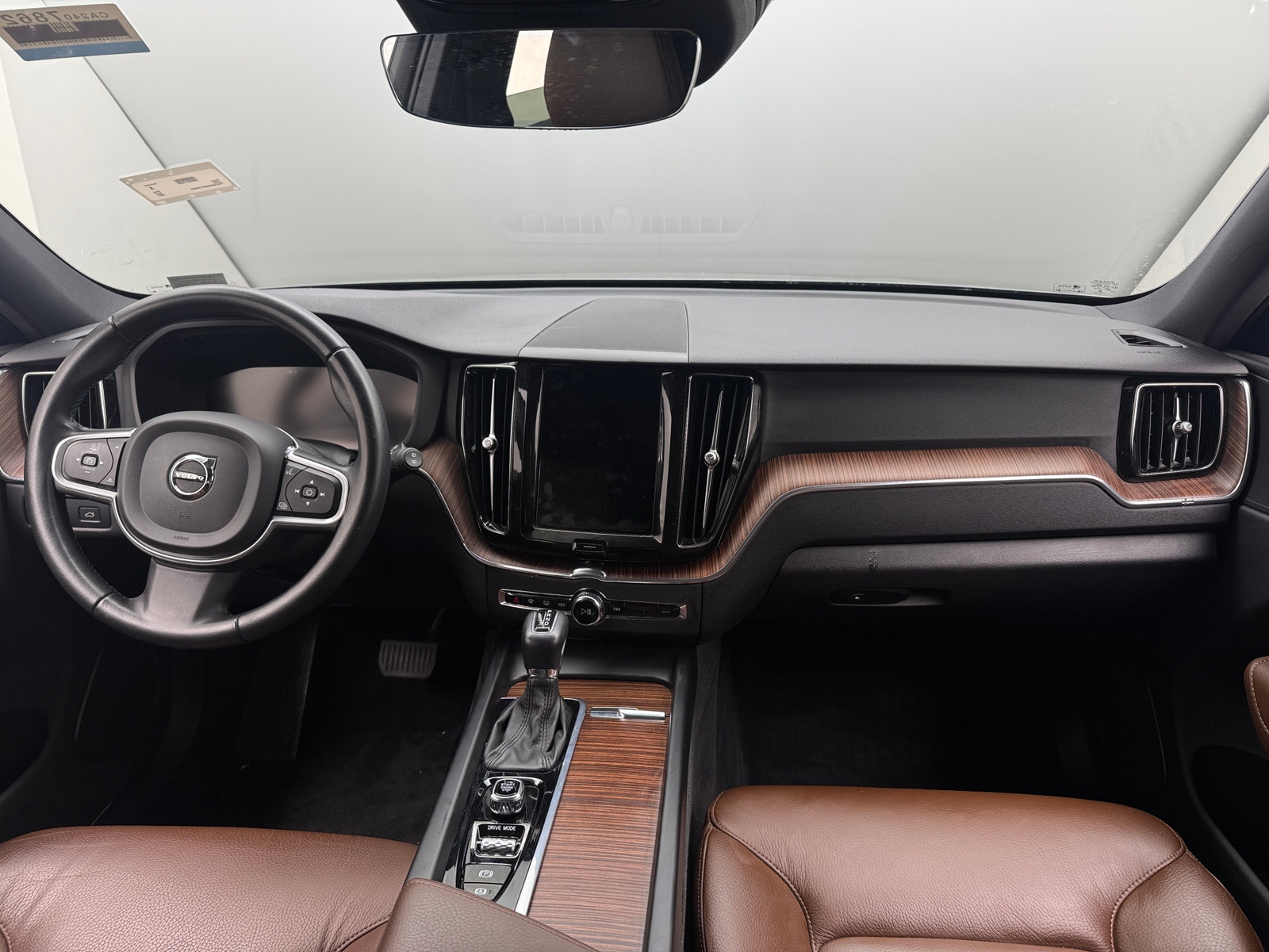 Thumbnail: 2021 Volvo XC60 - 2
