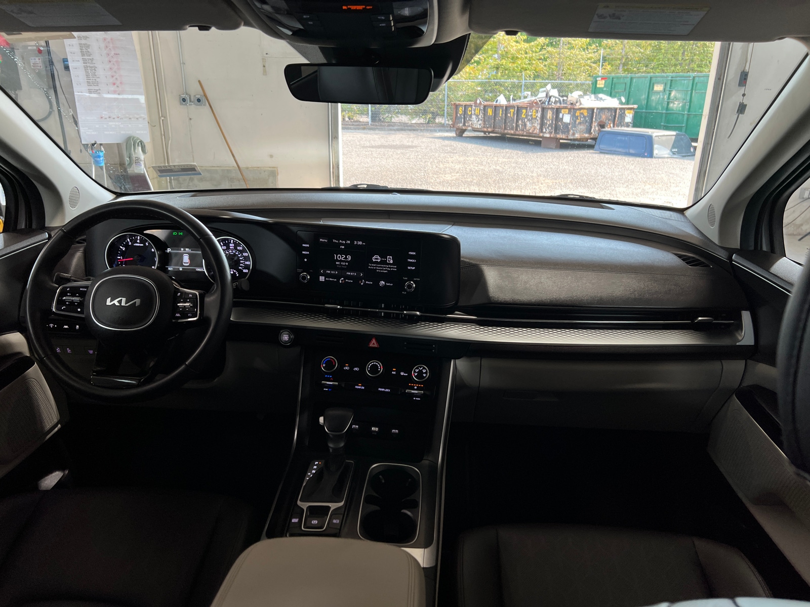 Thumbnail: 2023 Kia Carnival - 2
