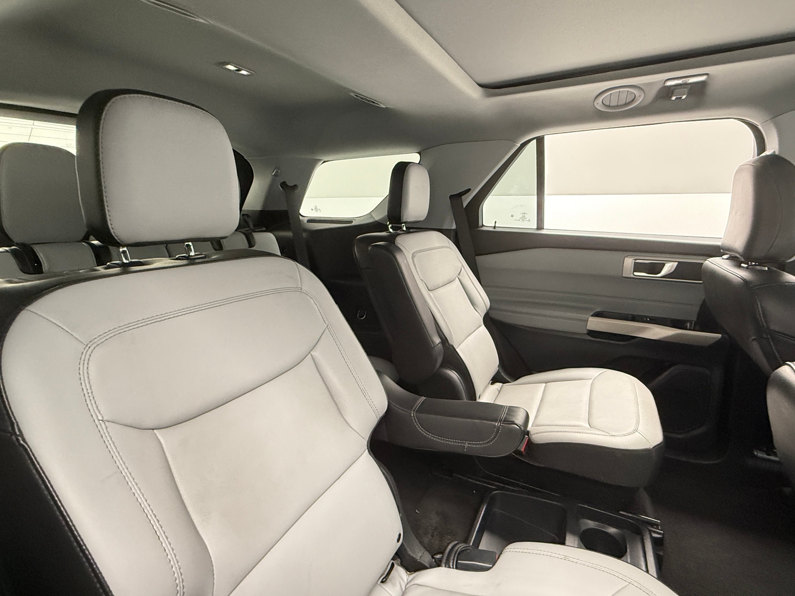 Thumbnail: 2021 Ford Explorer - 5