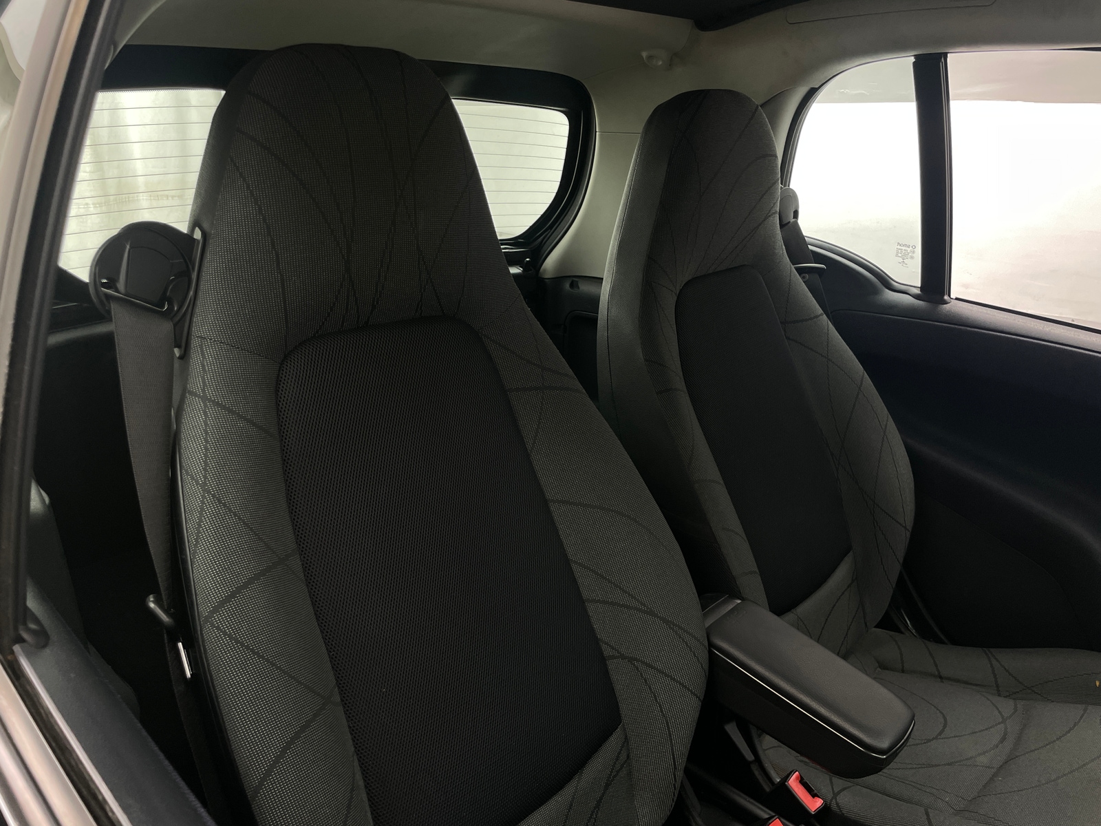 Thumbnail: 2016 smart fortwo - 2
