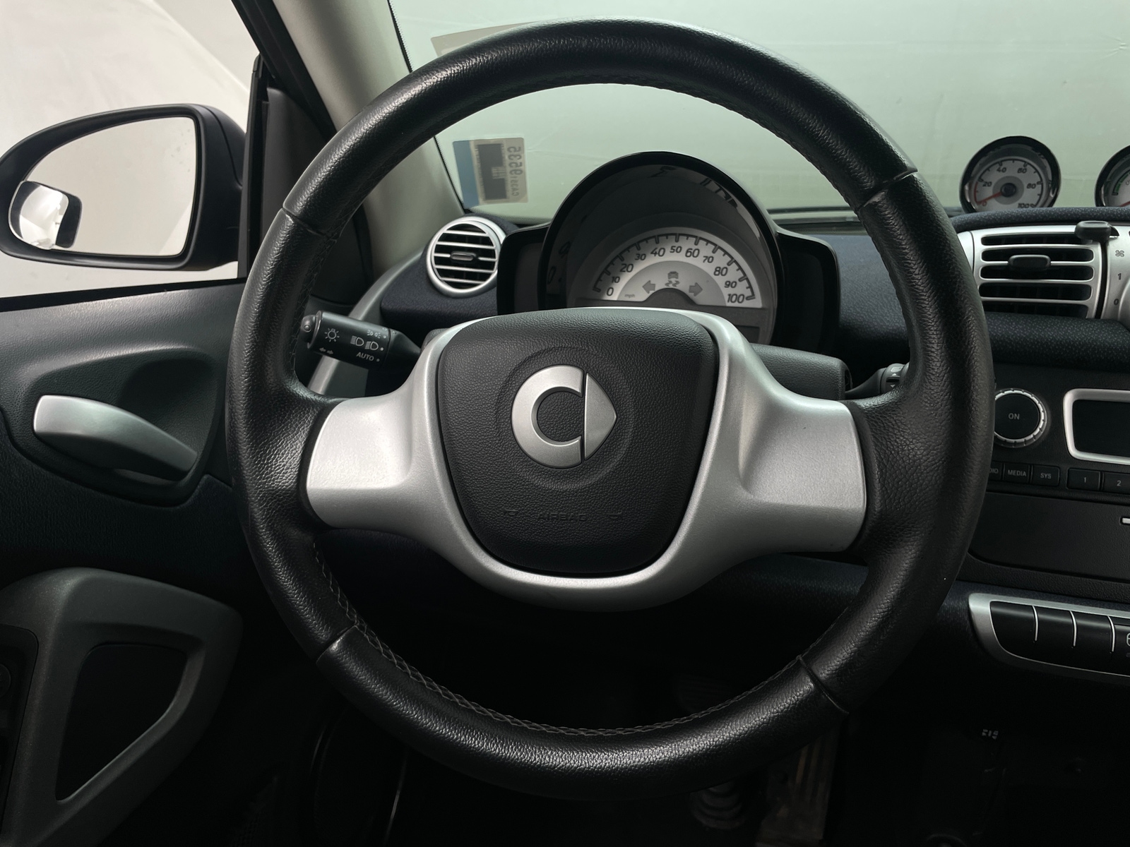 Thumbnail: 2016 smart fortwo - 4