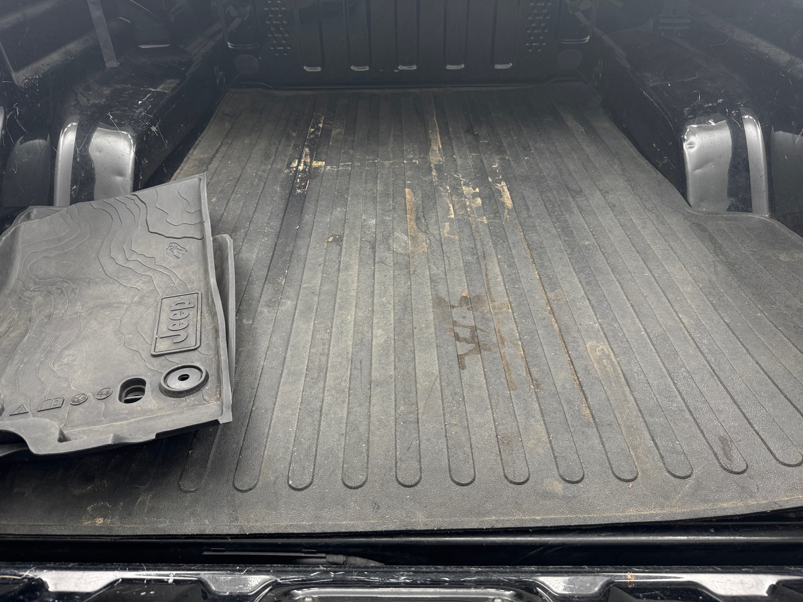 Thumbnail: 2021 Jeep Gladiator - 7