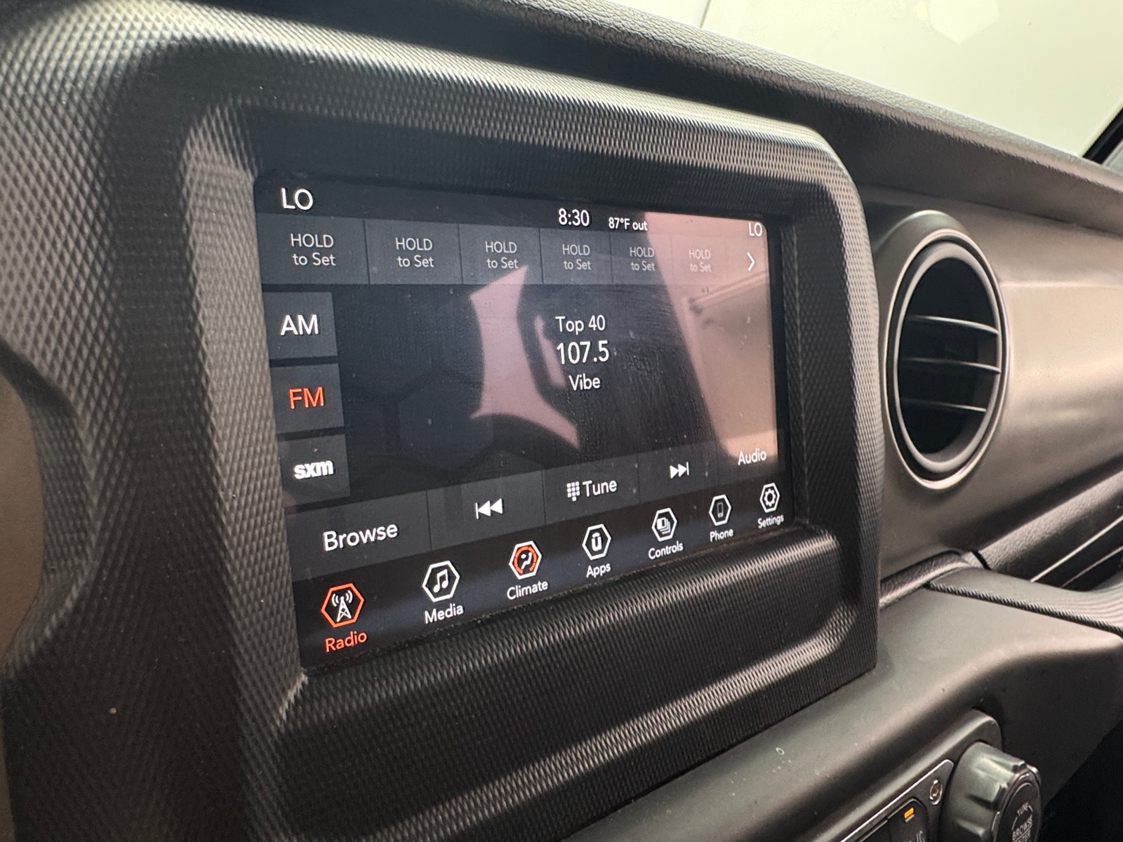 Thumbnail: 2021 Jeep Gladiator - 4