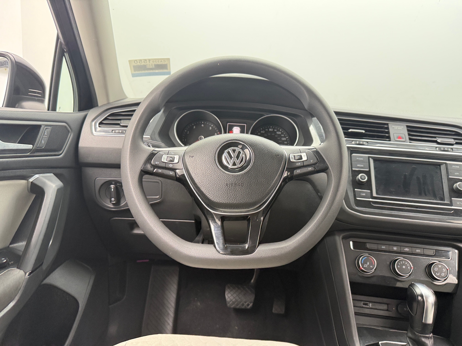 Thumbnail: 2019 Volkswagen Tiguan - 5