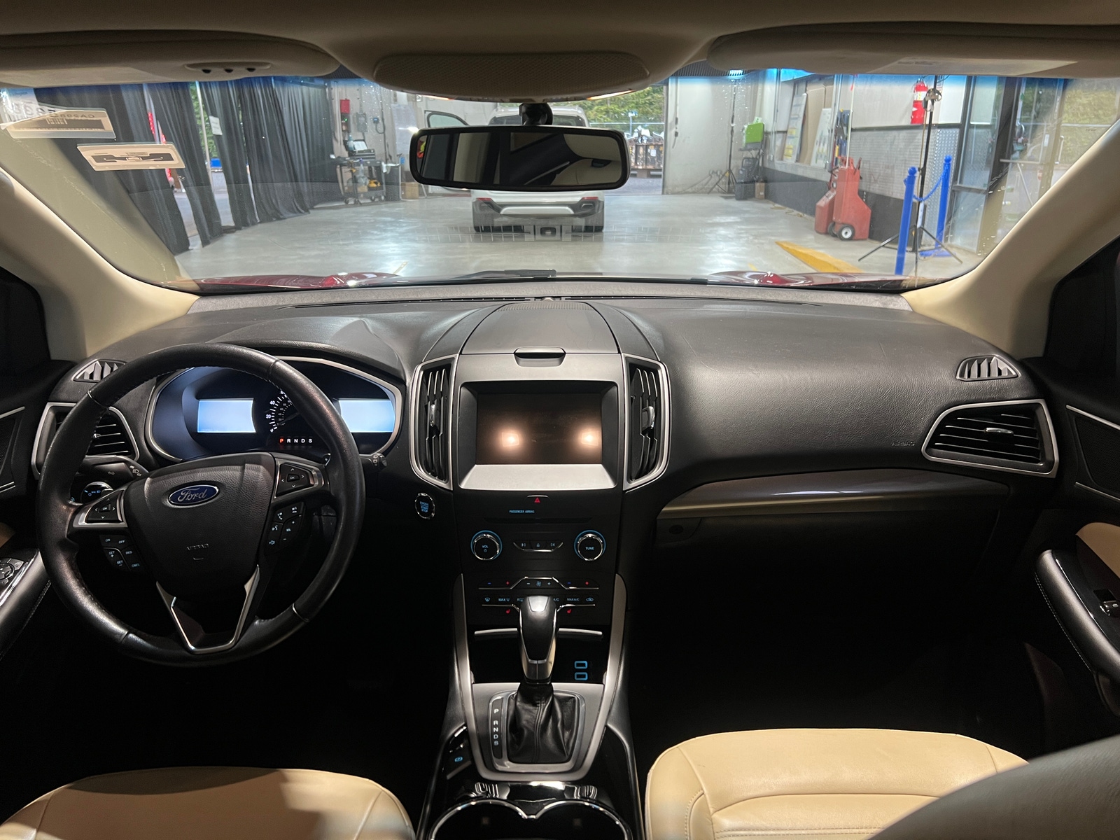 Thumbnail: 2017 Ford Edge - 3