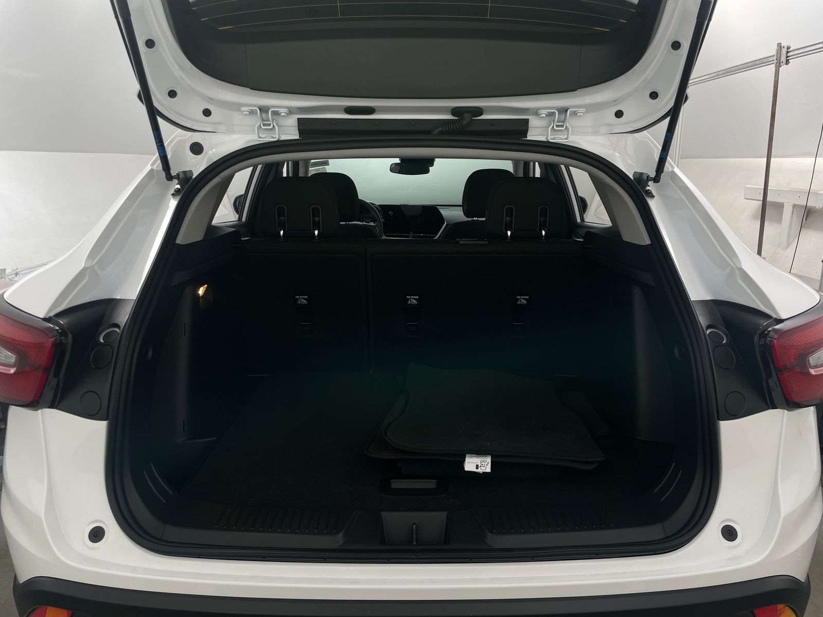 Thumbnail: 2025 Chevrolet Trax - 7
