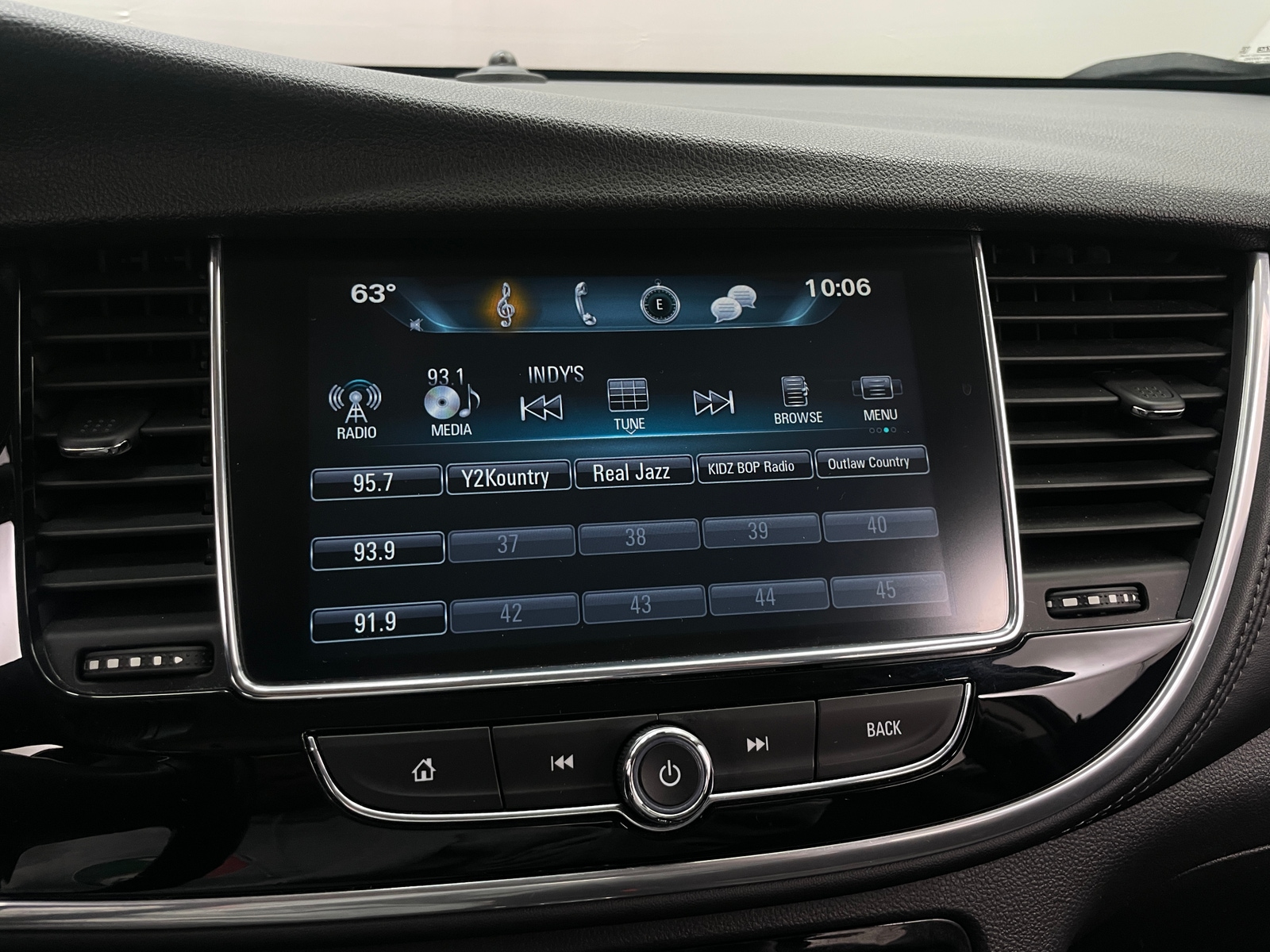 Thumbnail: 2019 Buick Encore - 4