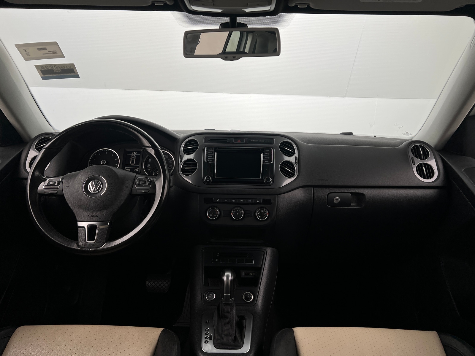 Thumbnail: 2017 Volkswagen Tiguan - 3