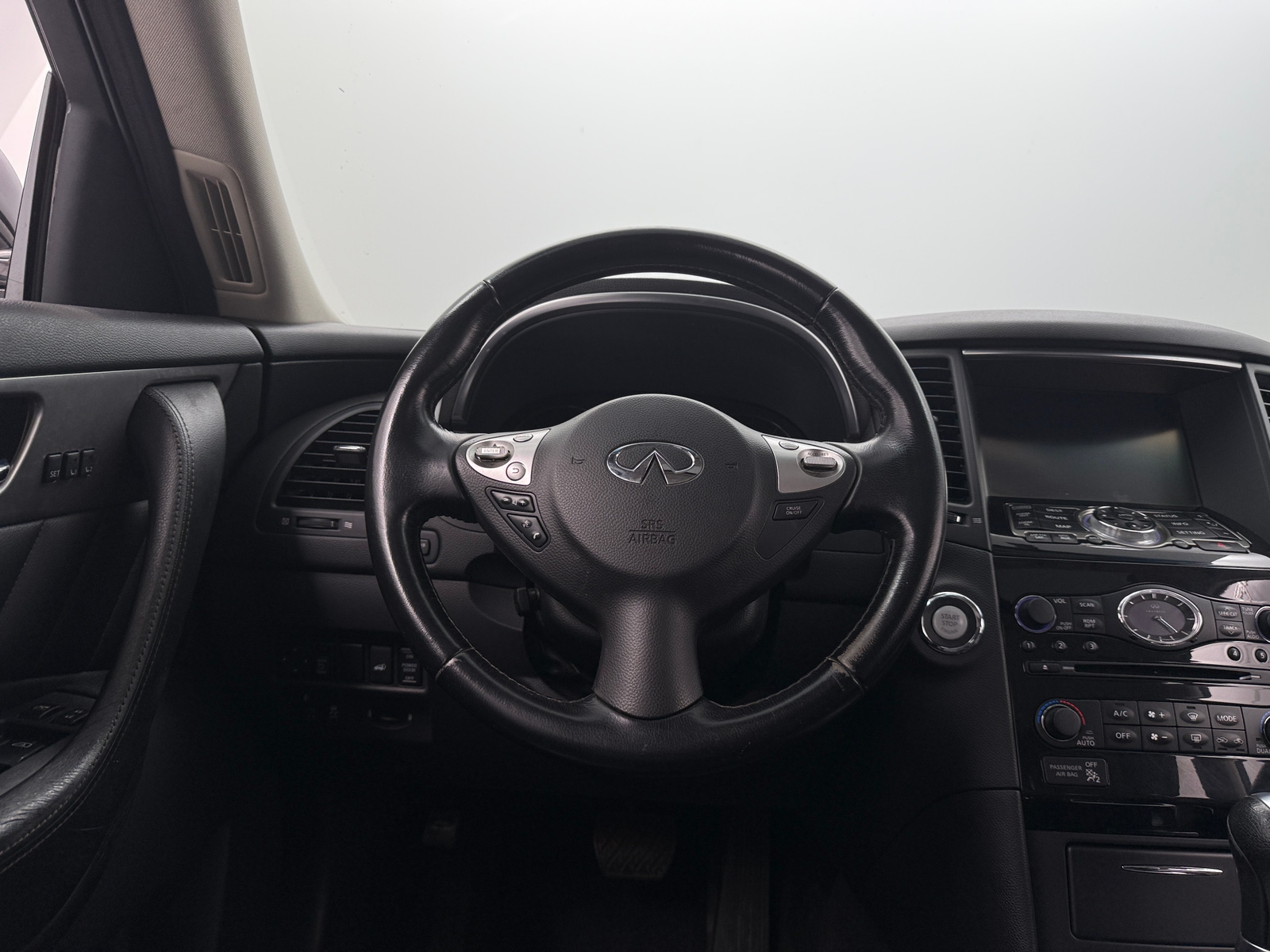 Thumbnail: 2014 INFINITI QX70 - 4