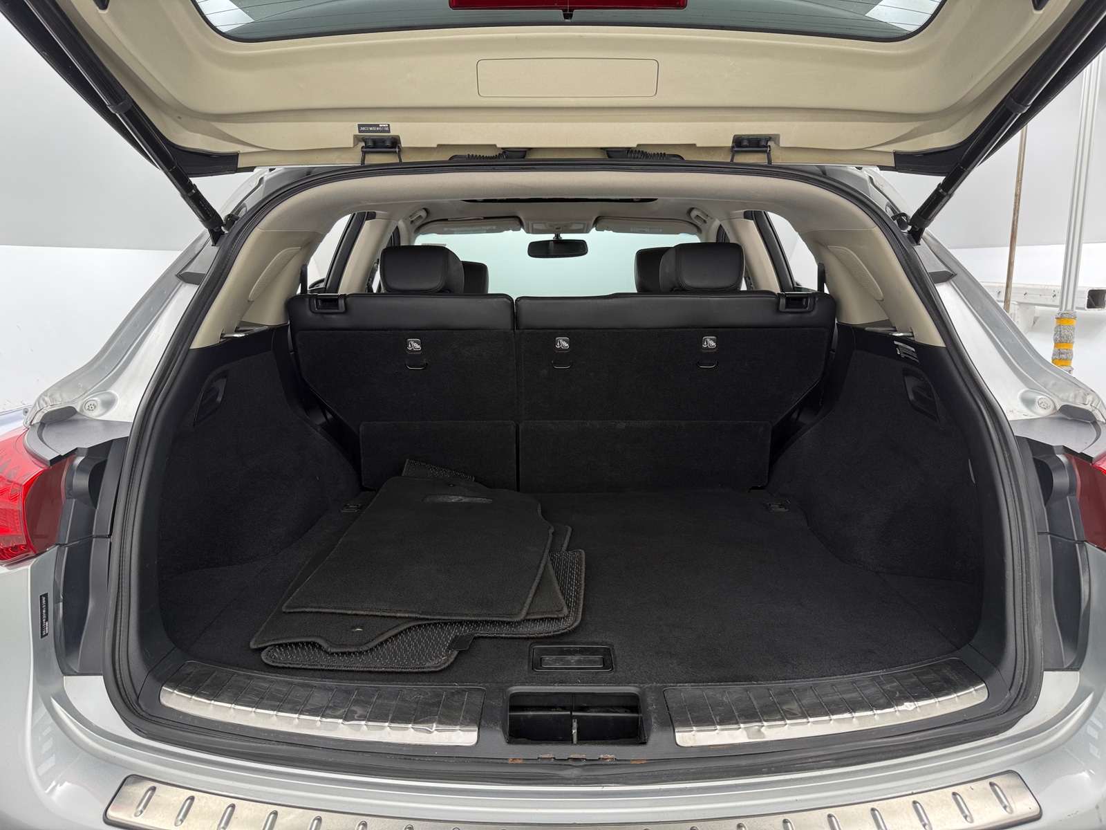 Thumbnail: 2014 INFINITI QX70 - 6