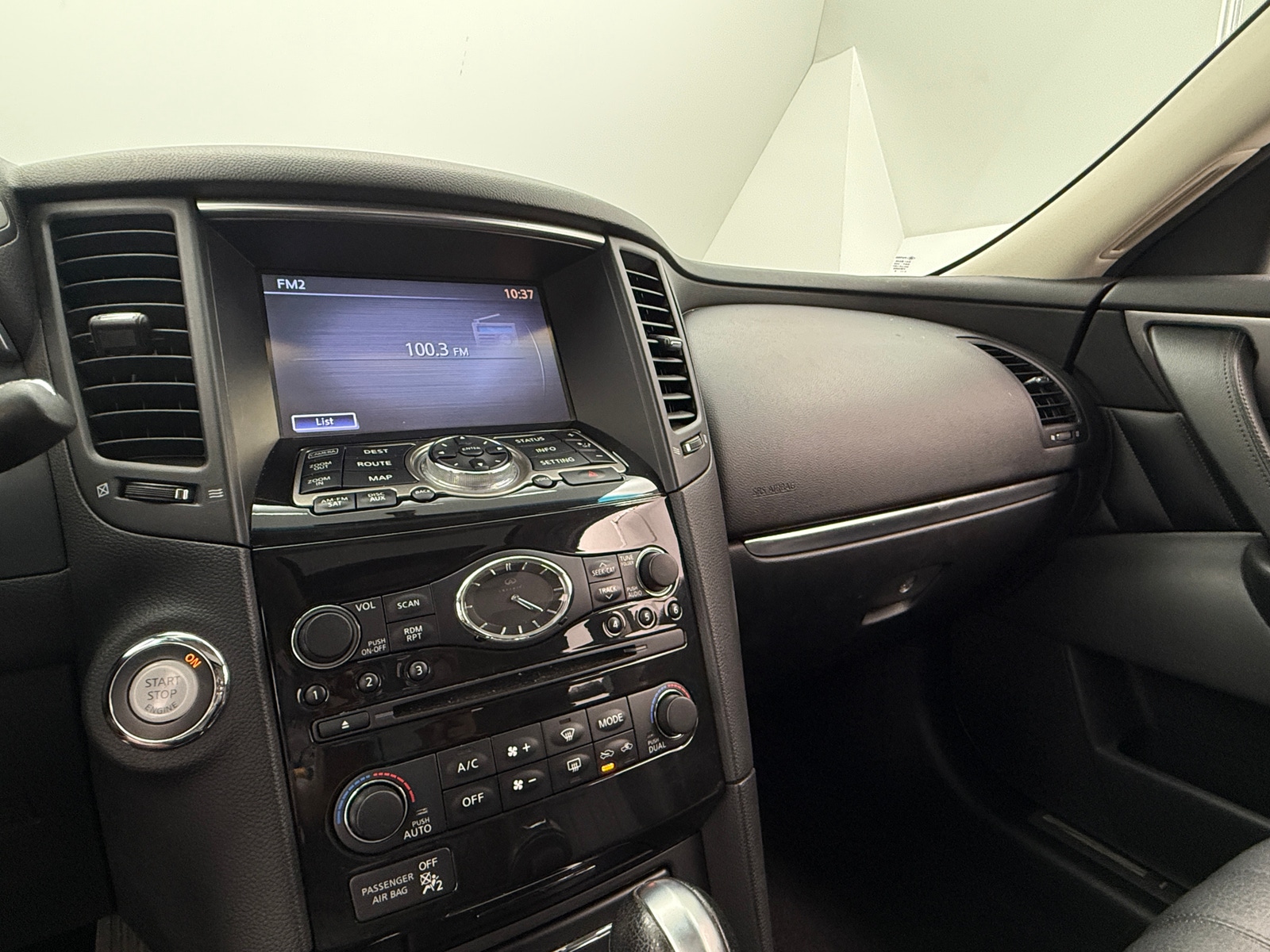 Thumbnail: 2014 INFINITI QX70 - 3
