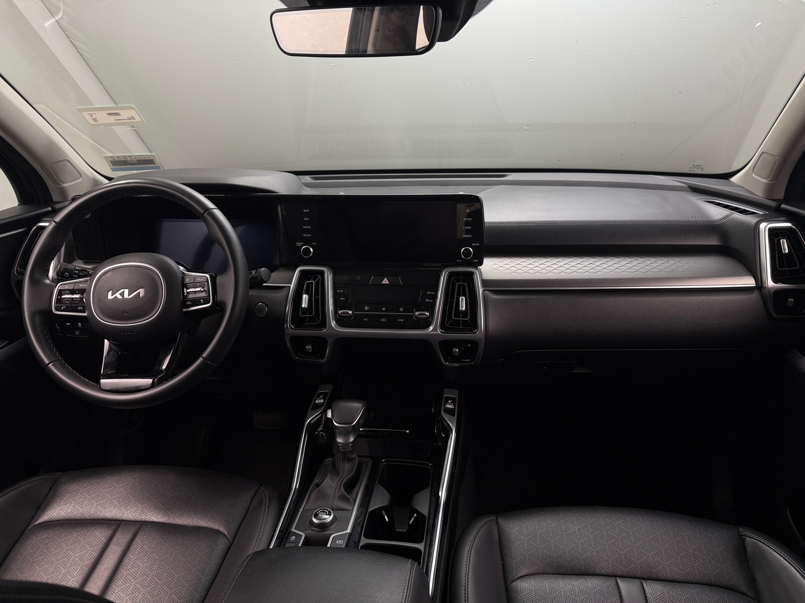Thumbnail: 2023 Kia Sorento - 2