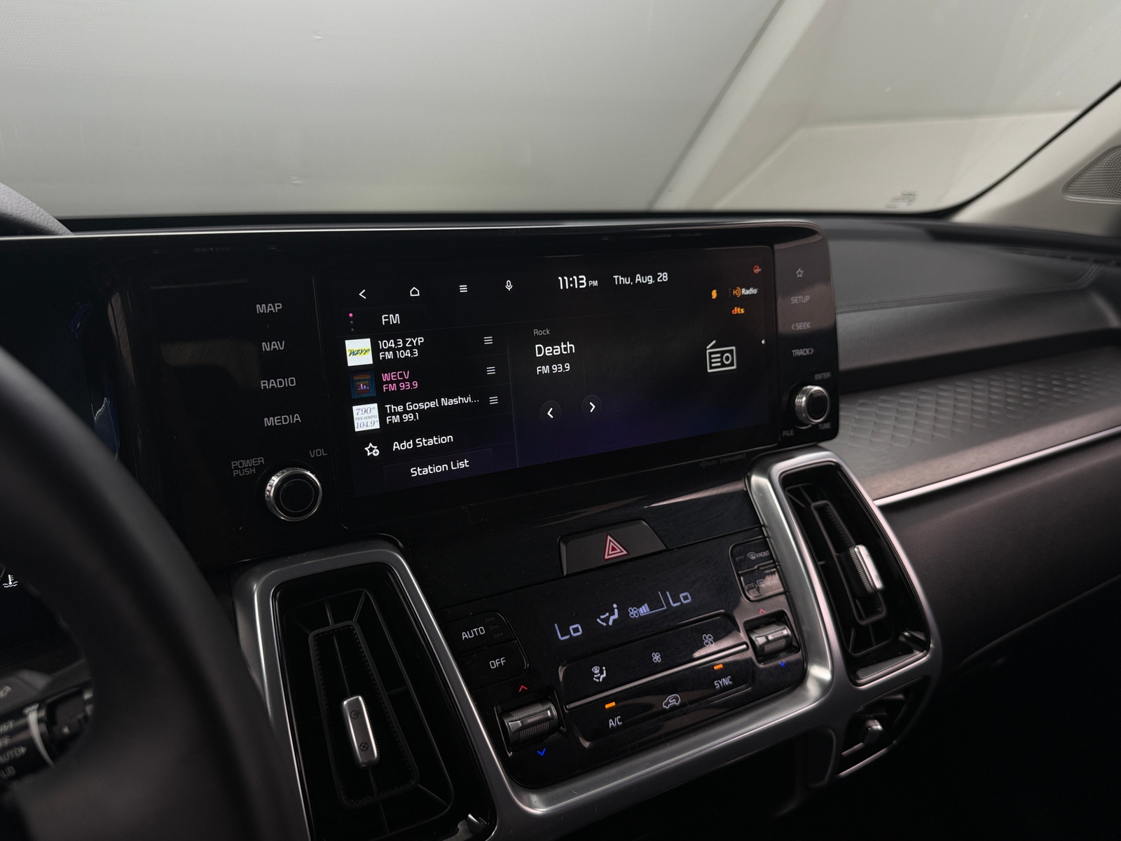 Thumbnail: 2023 Kia Sorento - 3