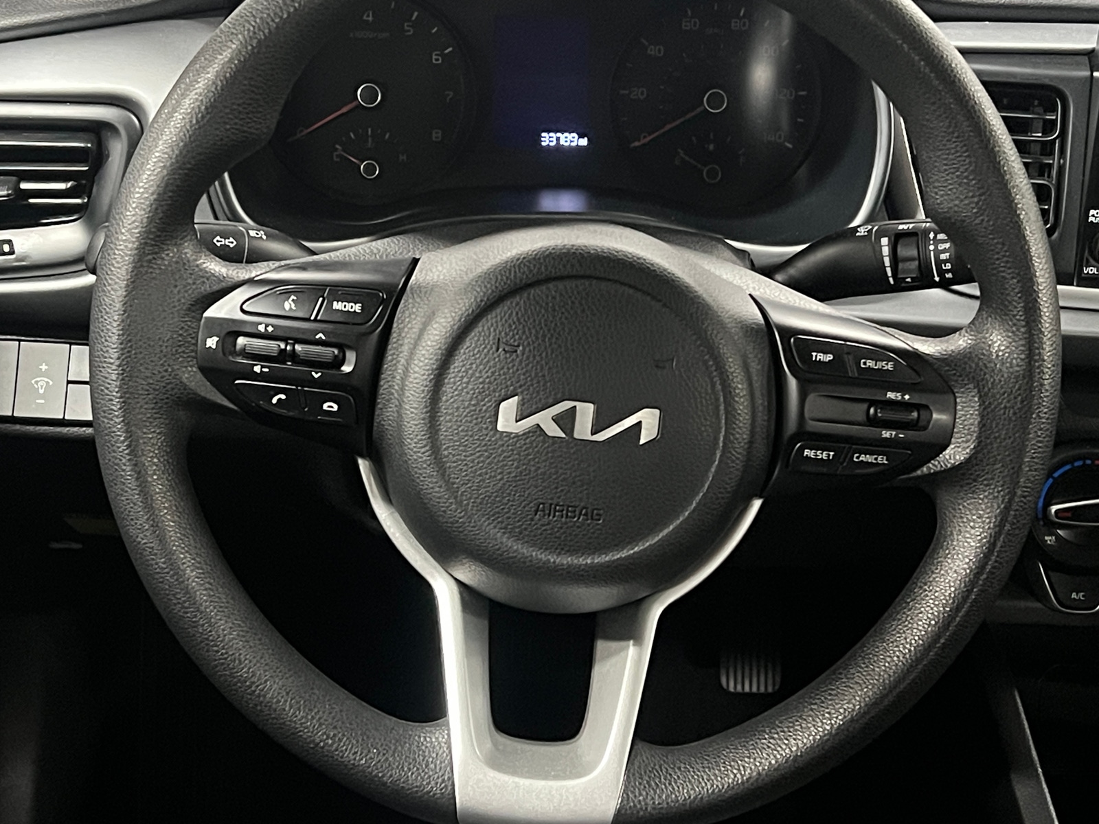 Thumbnail: 2022 Kia Rio - 5