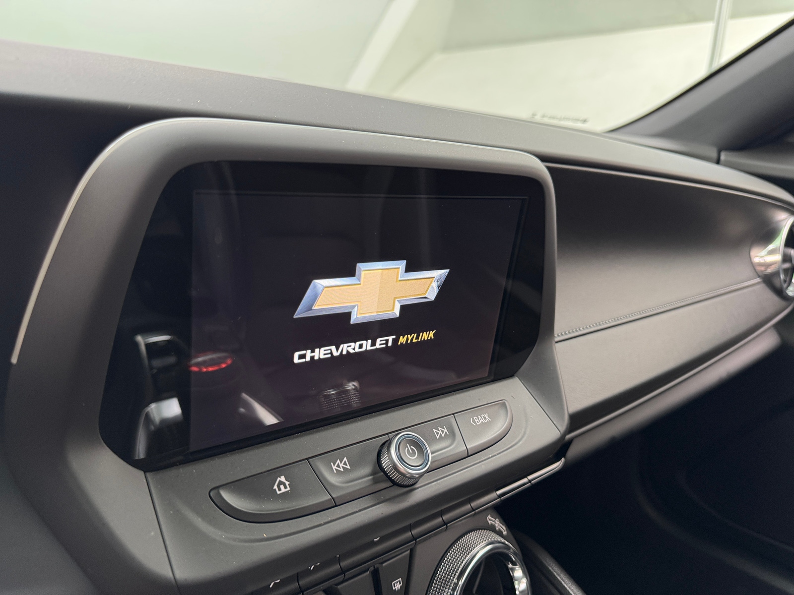 Thumbnail: 2017 Chevrolet Camaro - 3