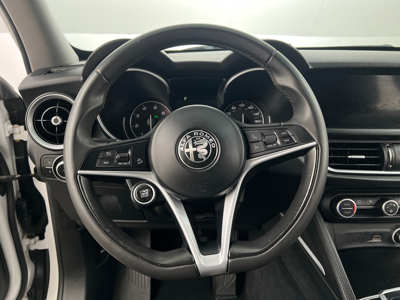 Thumbnail: 2018 Alfa Romeo Stelvio - 4
