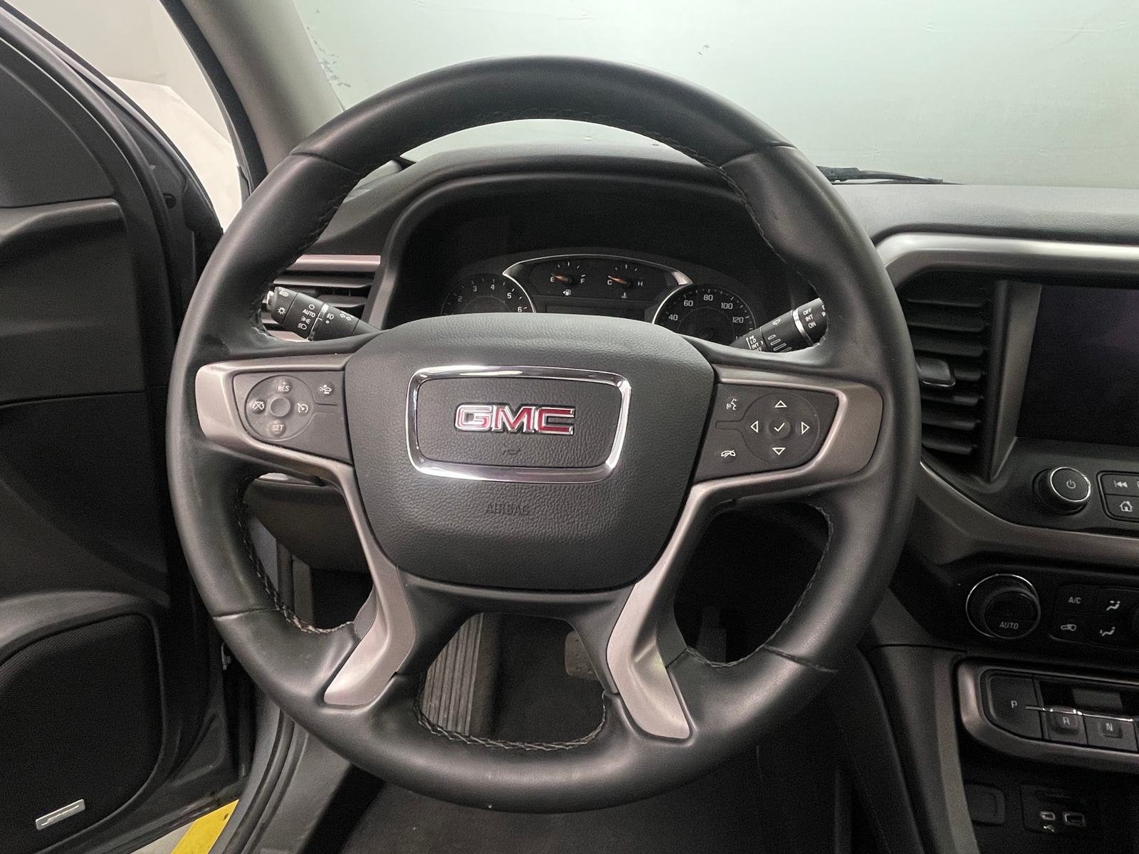 Thumbnail: 2023 GMC Acadia - 4