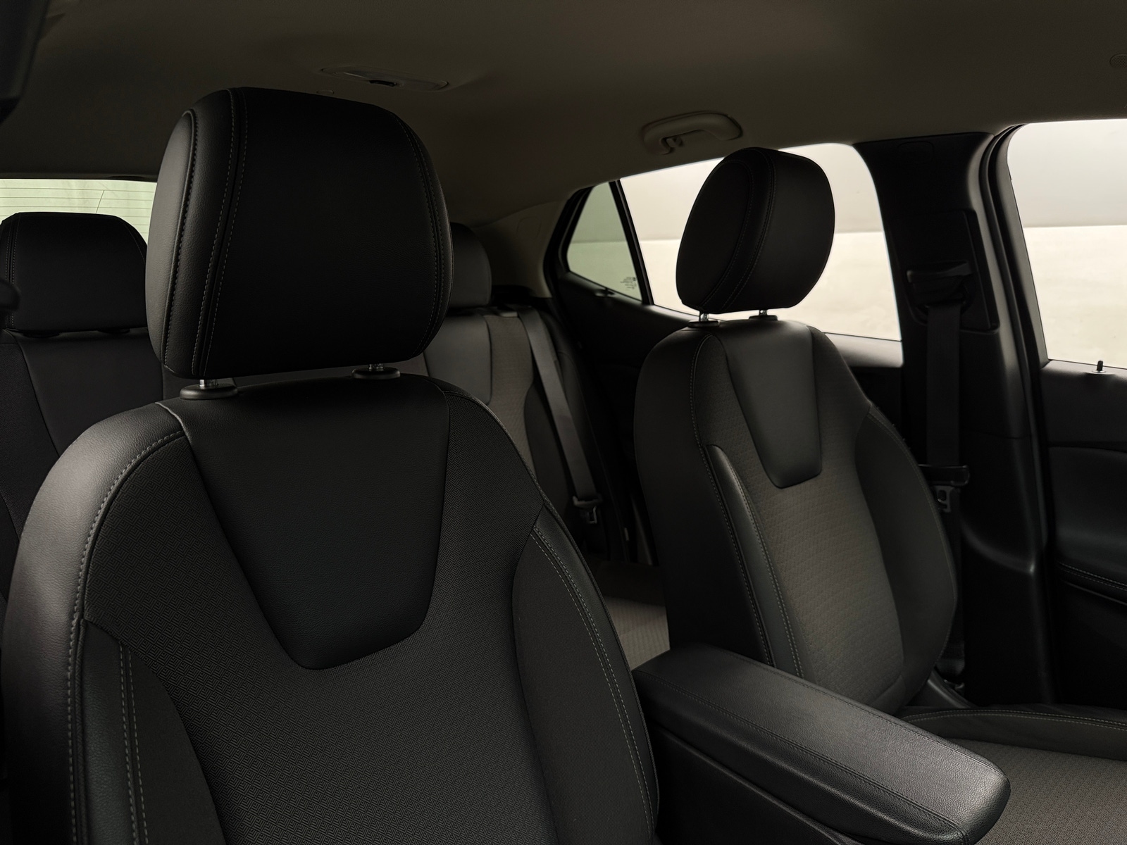 Thumbnail: 2022 Buick Encore GX - 2
