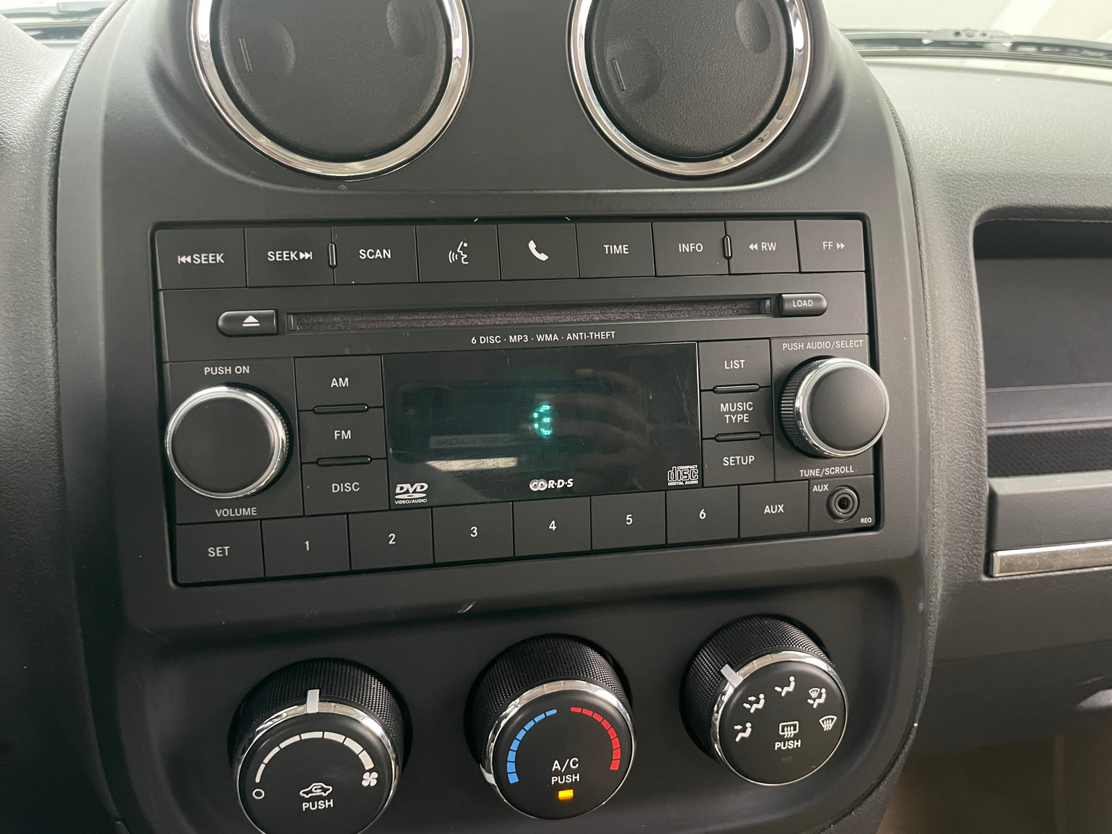 Thumbnail: 2014 Jeep Patriot - 4