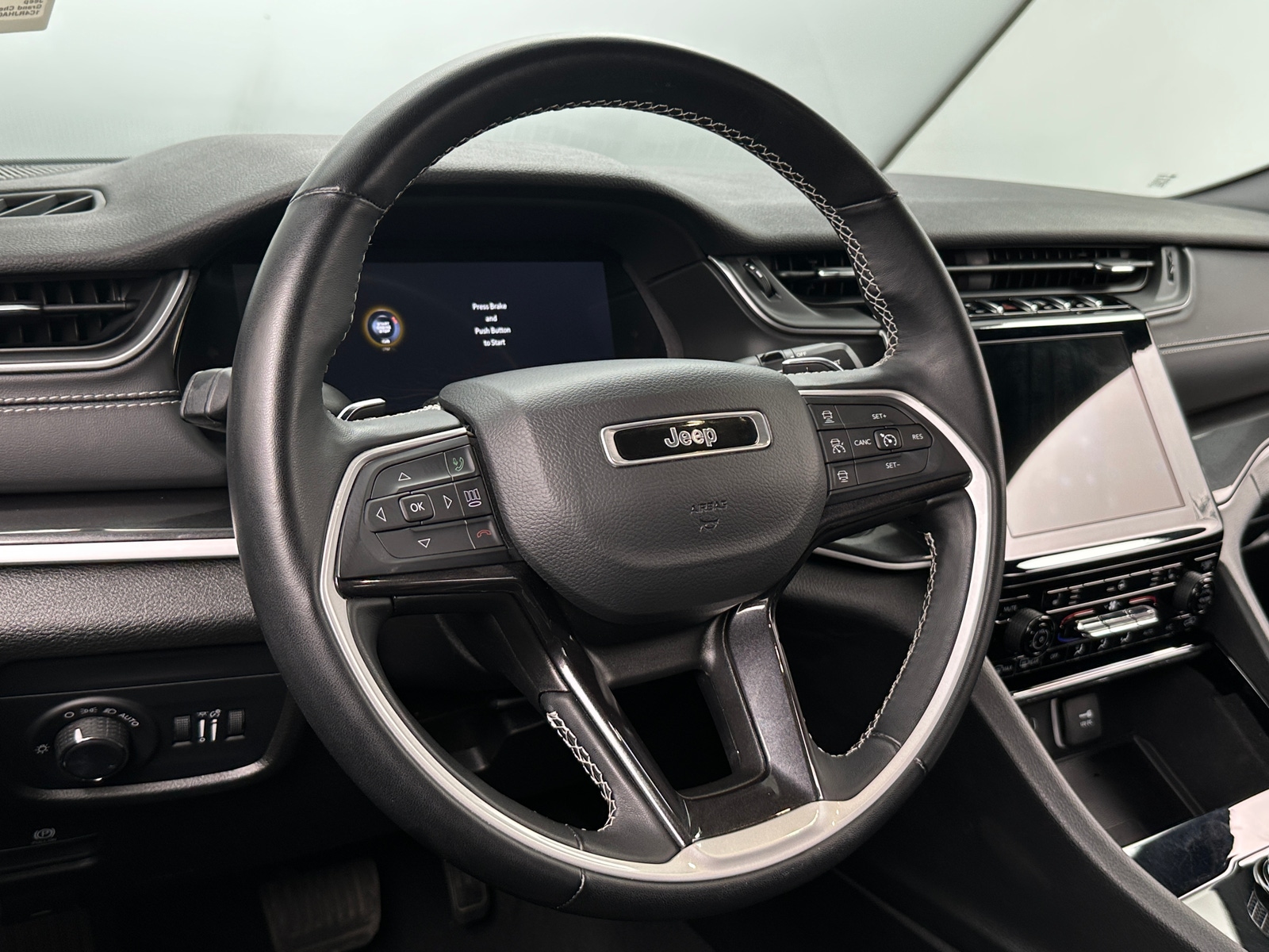 Thumbnail: 2022 Jeep Grand Cherokee - 4