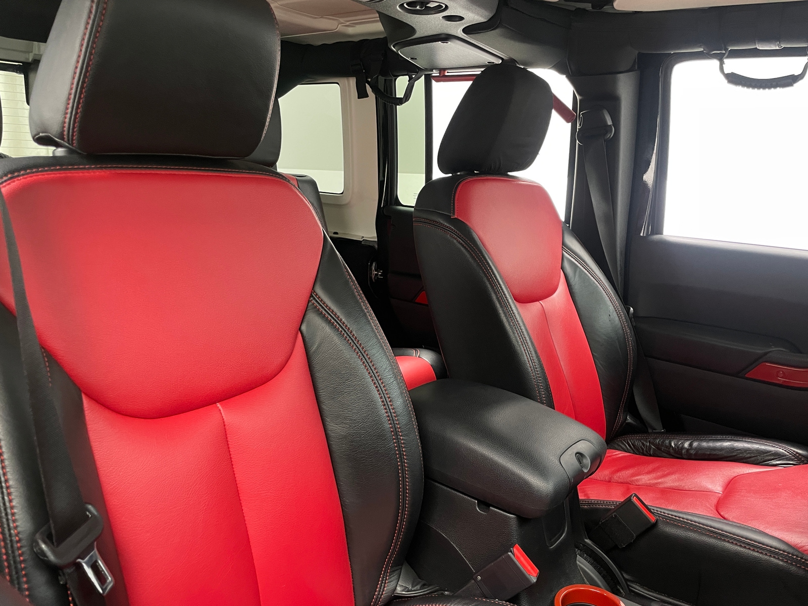 Thumbnail: 2016 Jeep Wrangler - 2