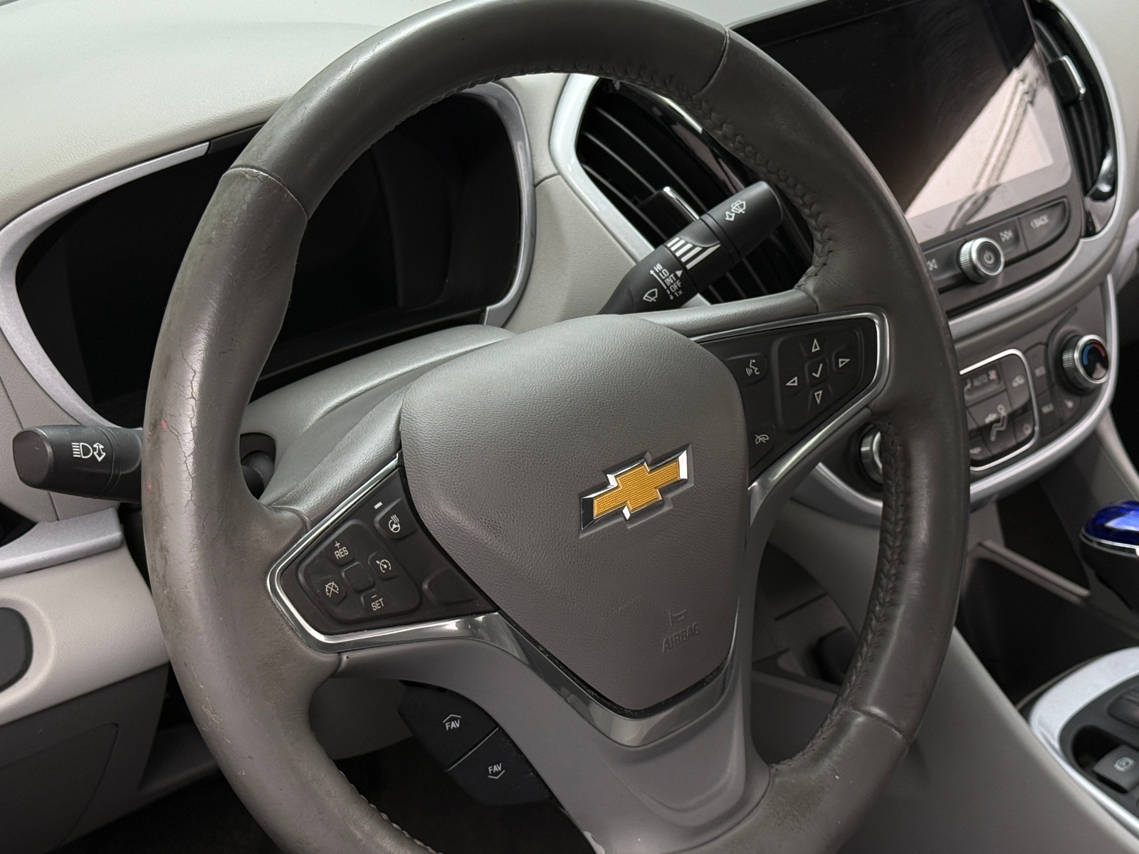 Thumbnail: 2018 Chevrolet Volt - 5