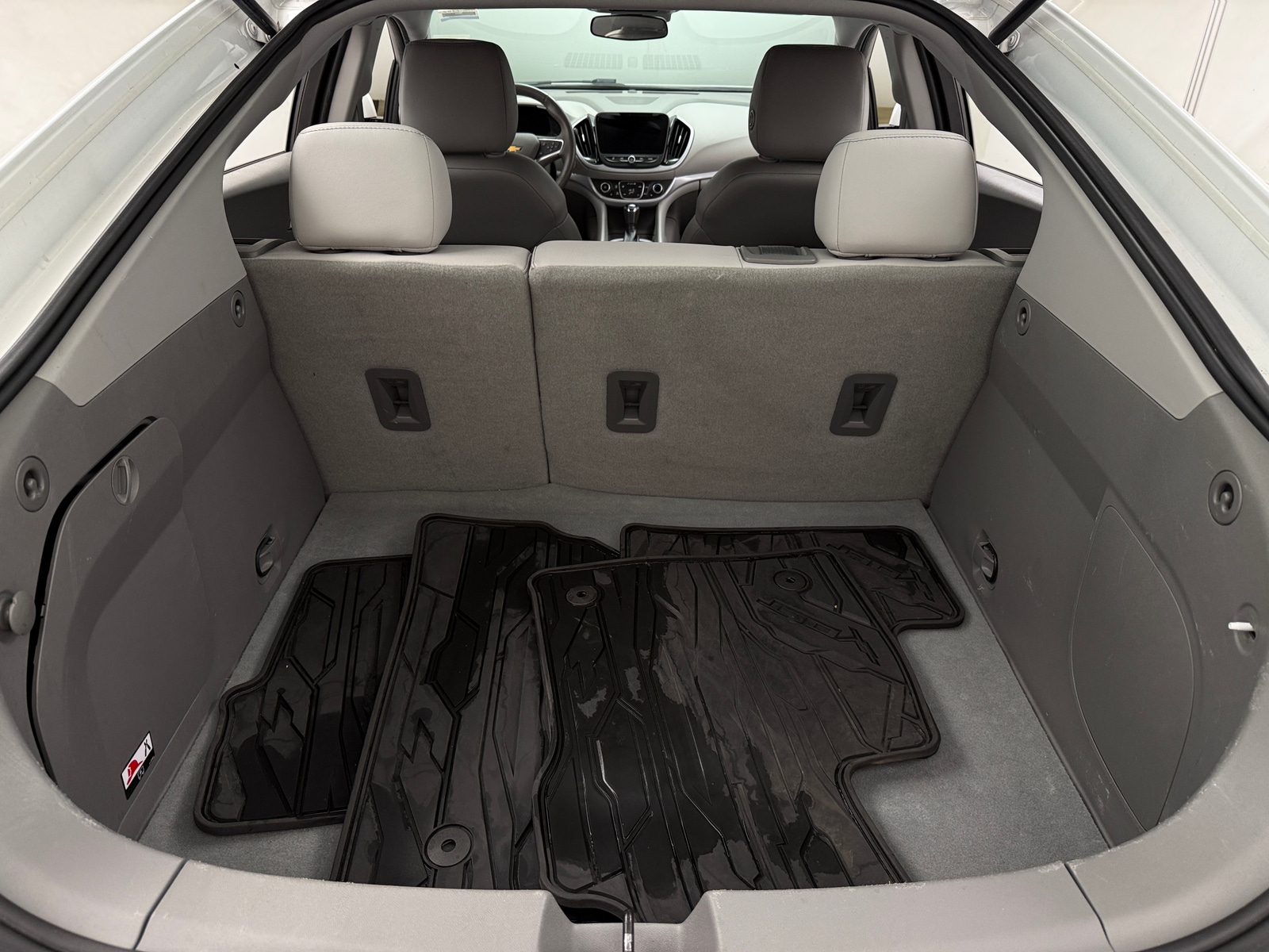 Thumbnail: 2018 Chevrolet Volt - 7