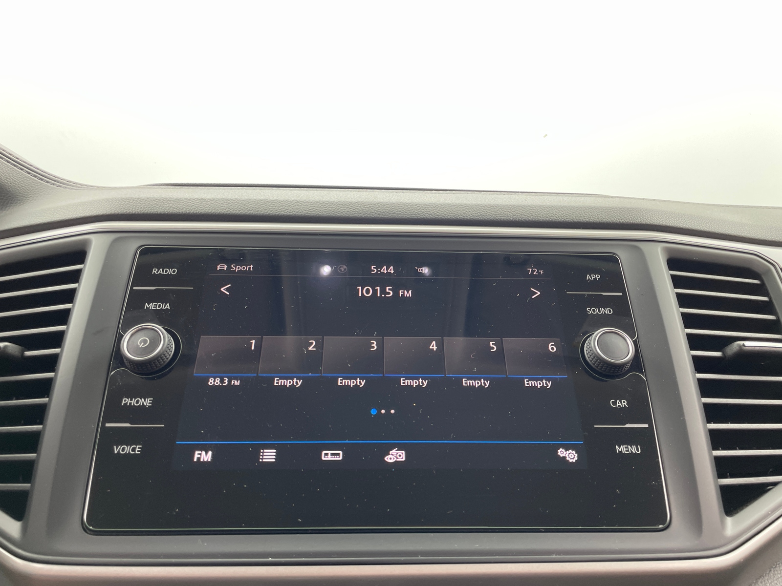 Thumbnail: 2021 Volkswagen Atlas - 3