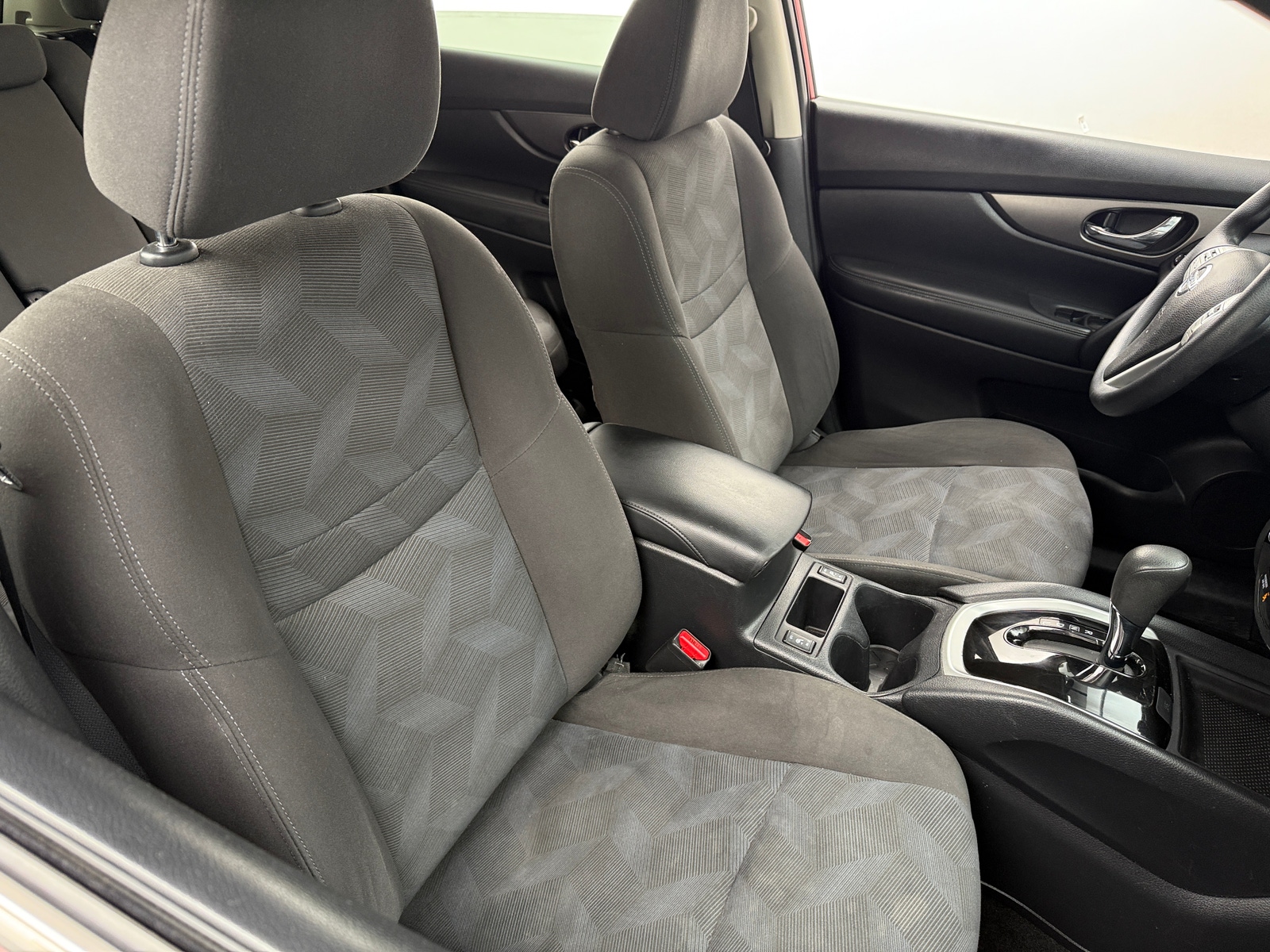 Thumbnail: 2016 Nissan Rogue - 2