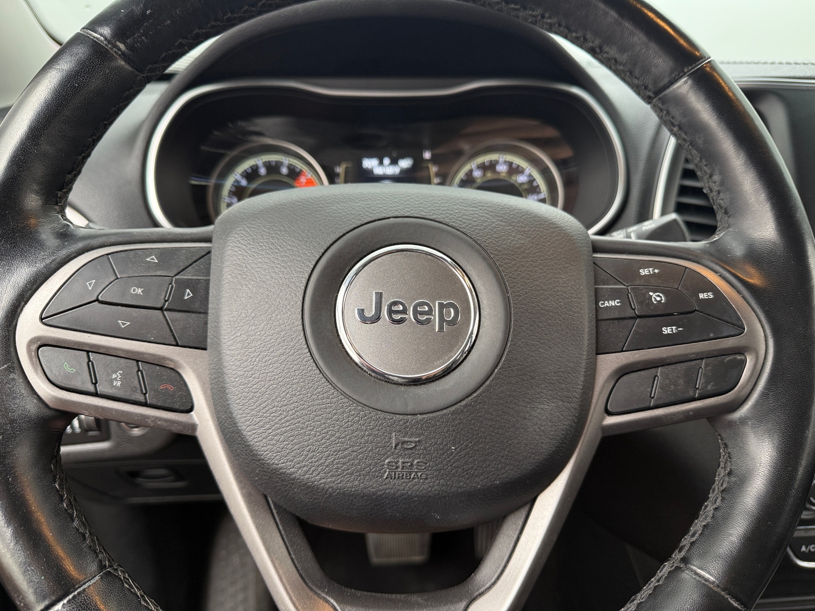Thumbnail: 2020 Jeep Cherokee - 4