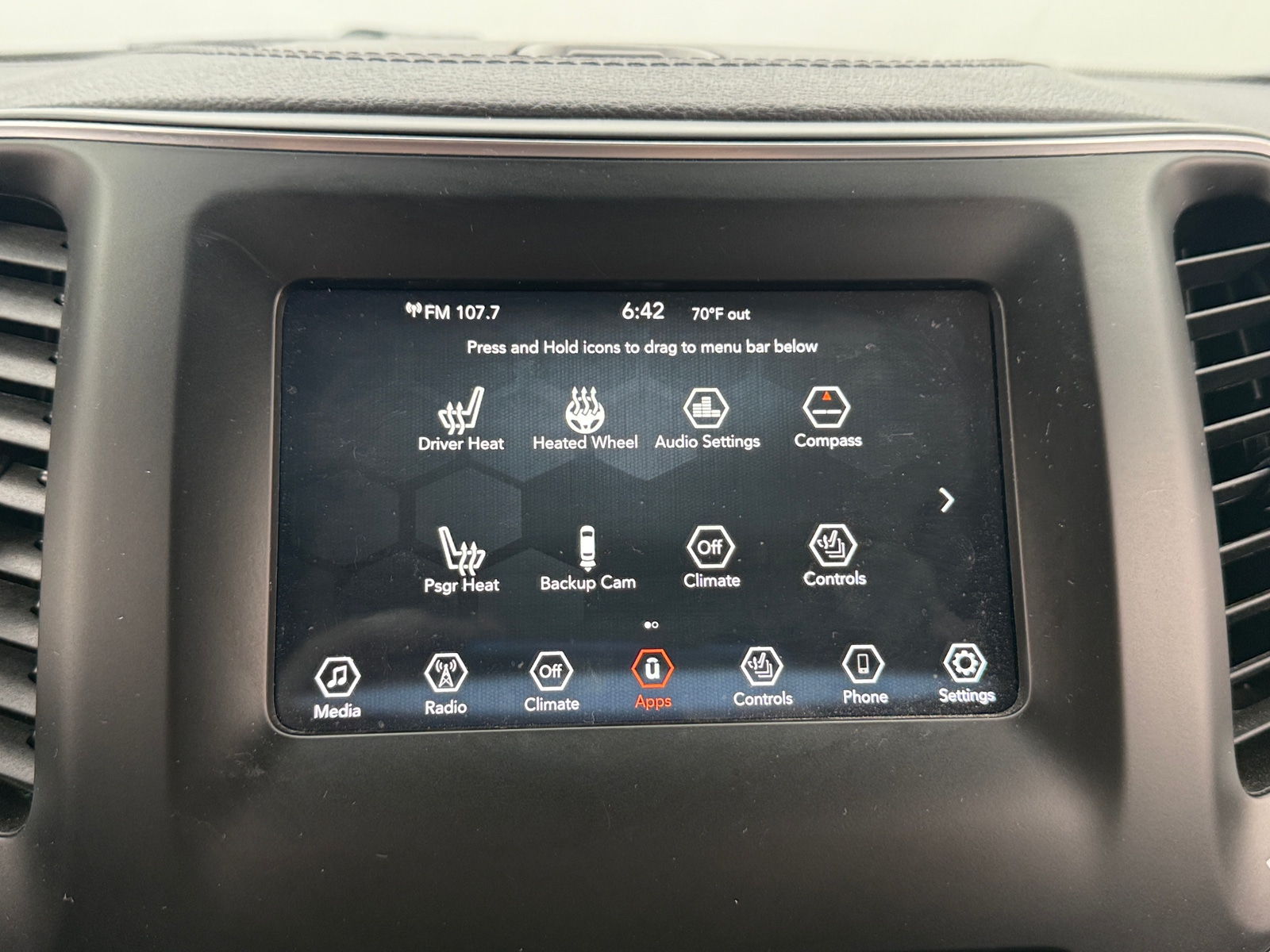 Thumbnail: 2020 Jeep Cherokee - 3