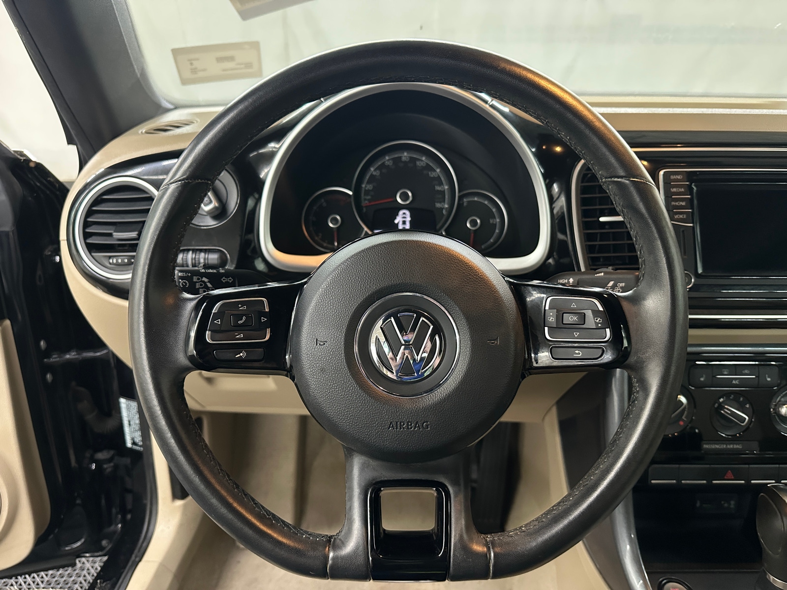 Thumbnail: 2017 Volkswagen Beetle - 5