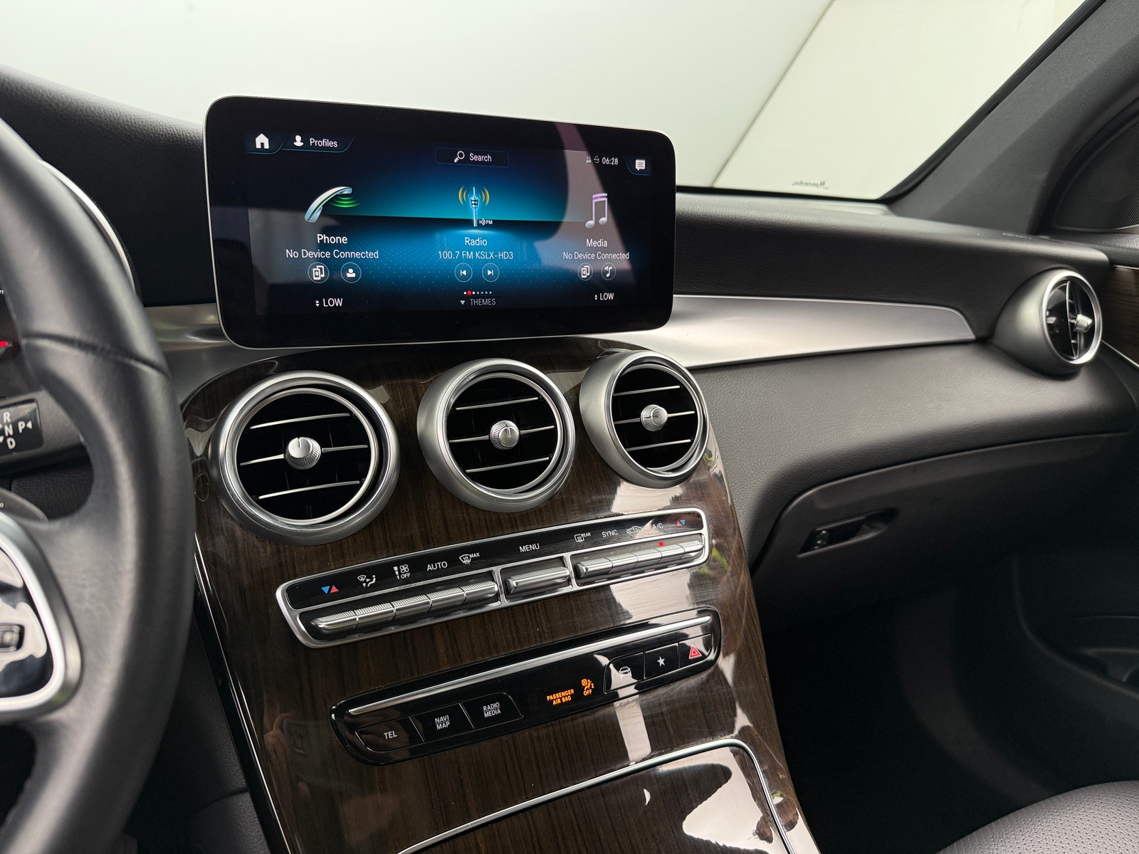 Thumbnail: 2020 Mercedes-Benz GLC - 3