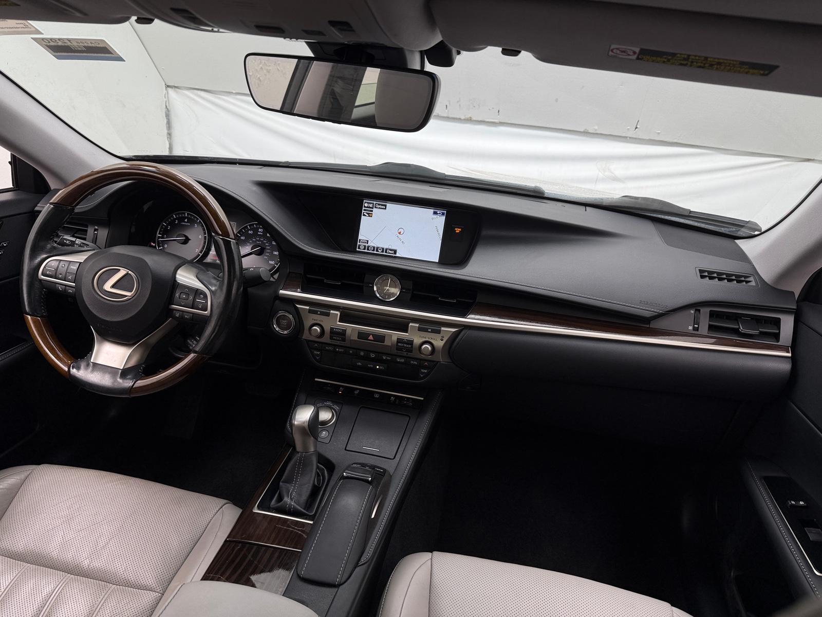 Thumbnail: 2016 Lexus ES - 2