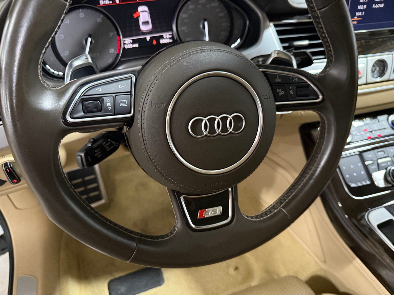Thumbnail: 2015 Audi S8 - 4