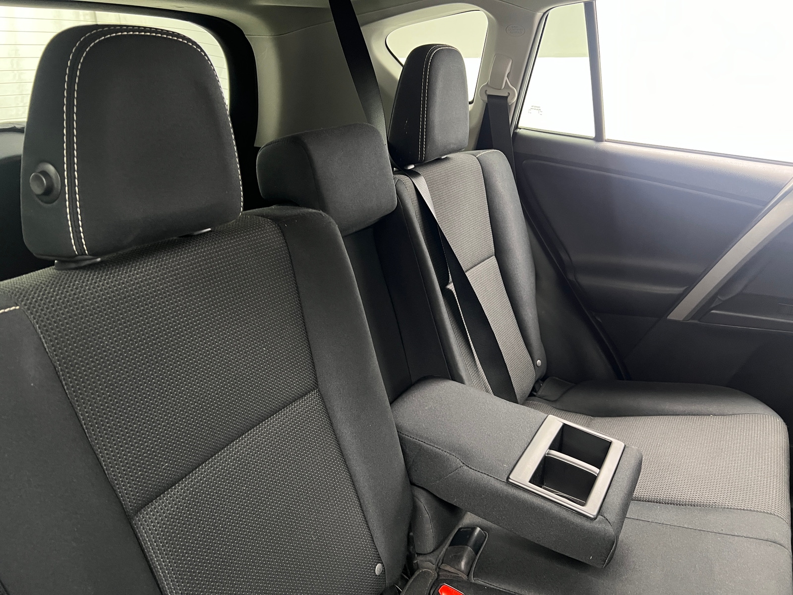 Thumbnail: 2018 Toyota RAV4 - 6