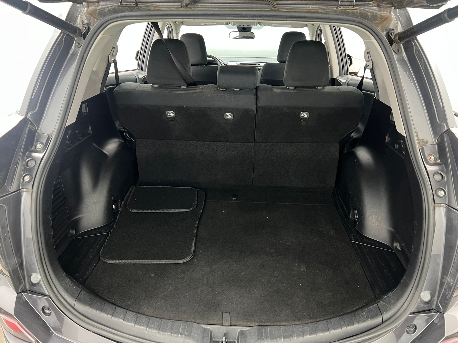 Thumbnail: 2018 Toyota RAV4 - 7